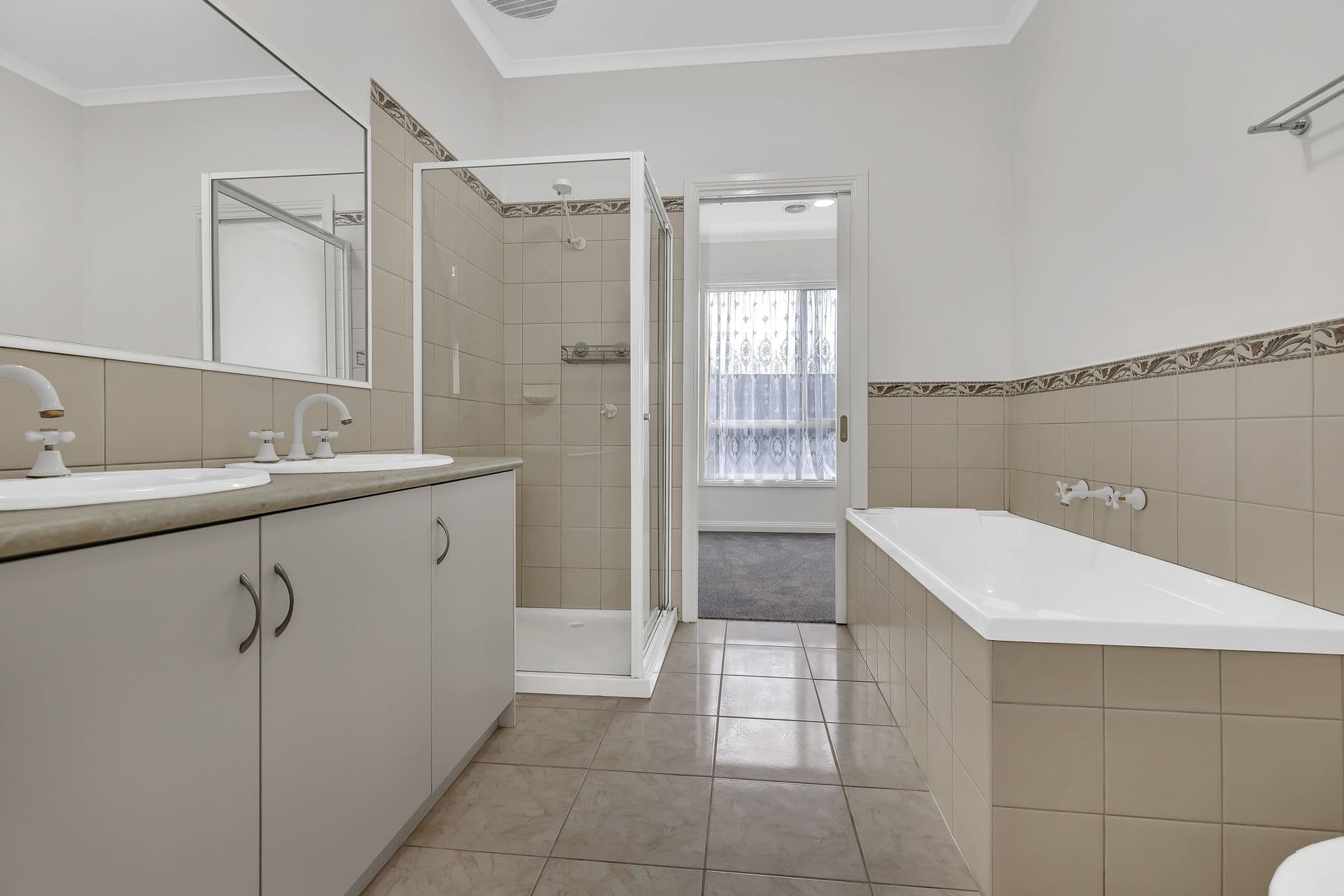 122 Rosella Avenue, Werribee VIC 3030, Werribee - Thumbnail 5