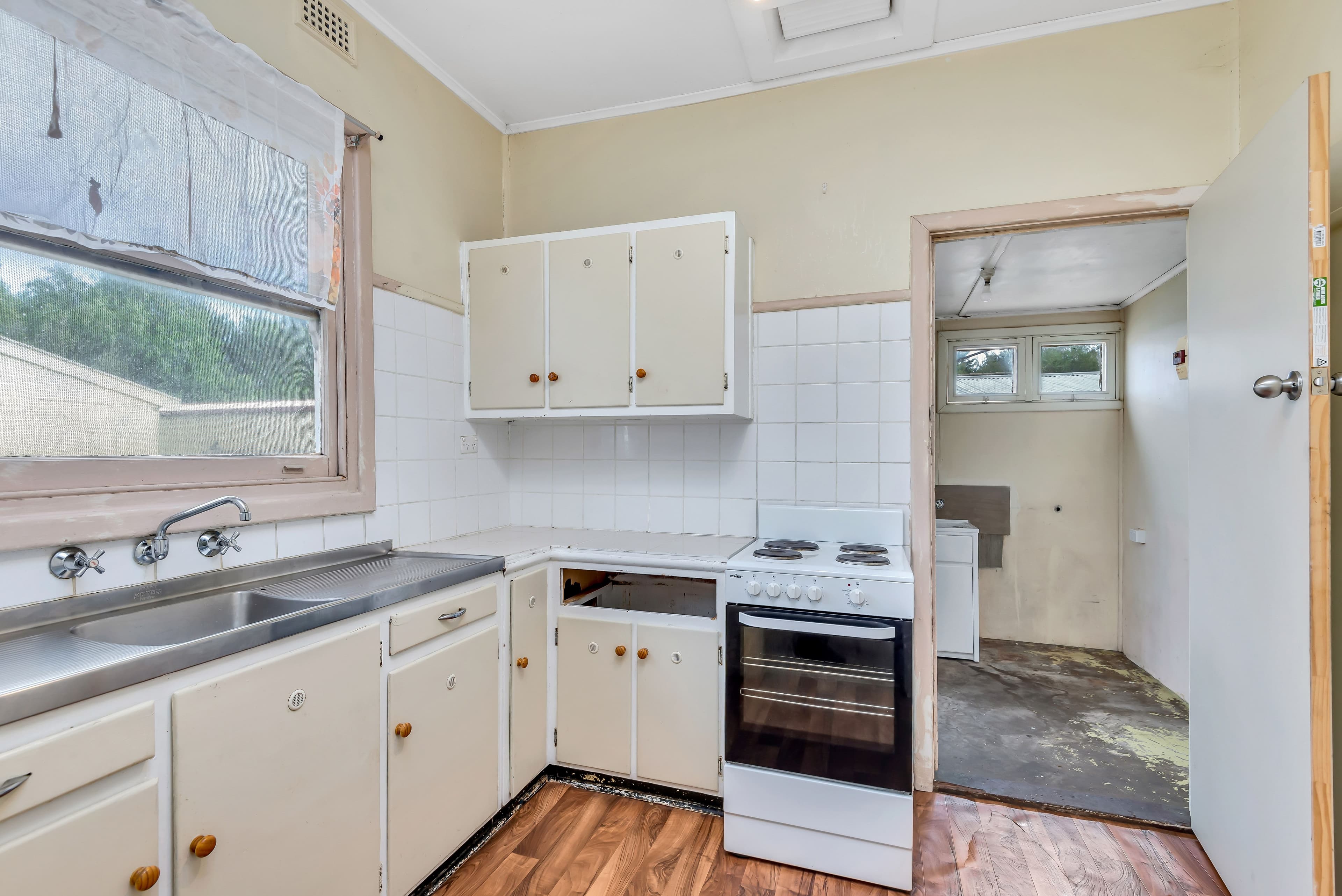 31 Whitford Road, Elizabeth South SA 5112, Elizabeth South - Thumbnail 2