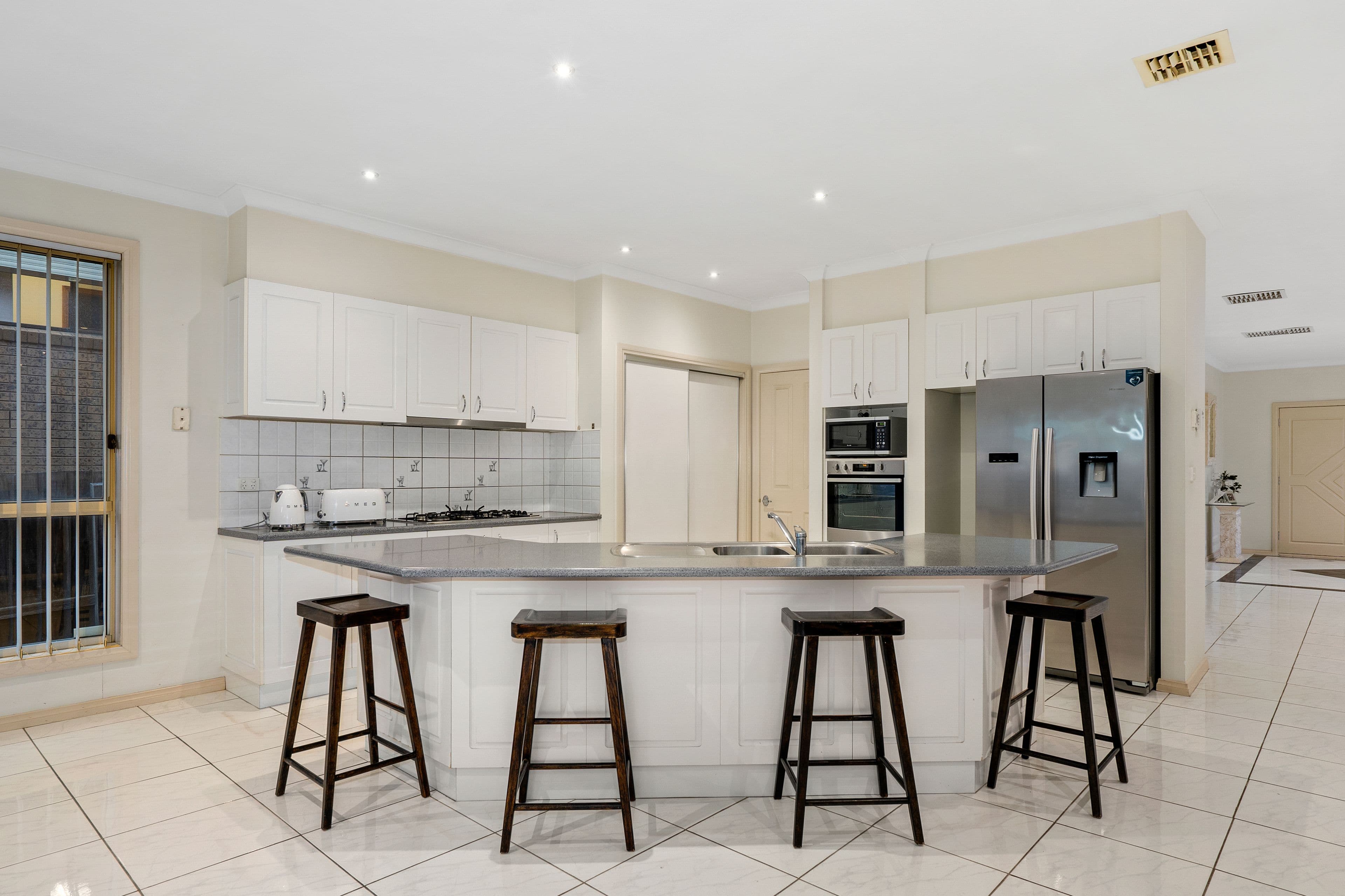 2 Hutchins Circuit, Bundoora VIC 3083, Bundoora - Thumbnail 3