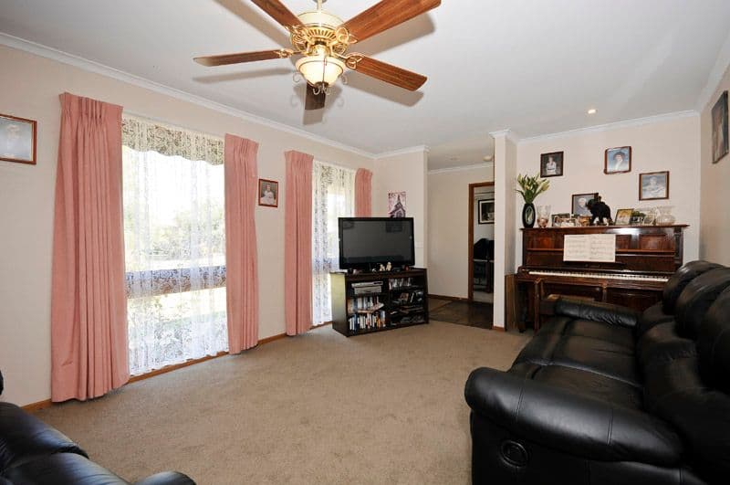 1 Pascoe Court, MOOROOLBARK VIC 3138, Mooroolbark - Thumbnail 3