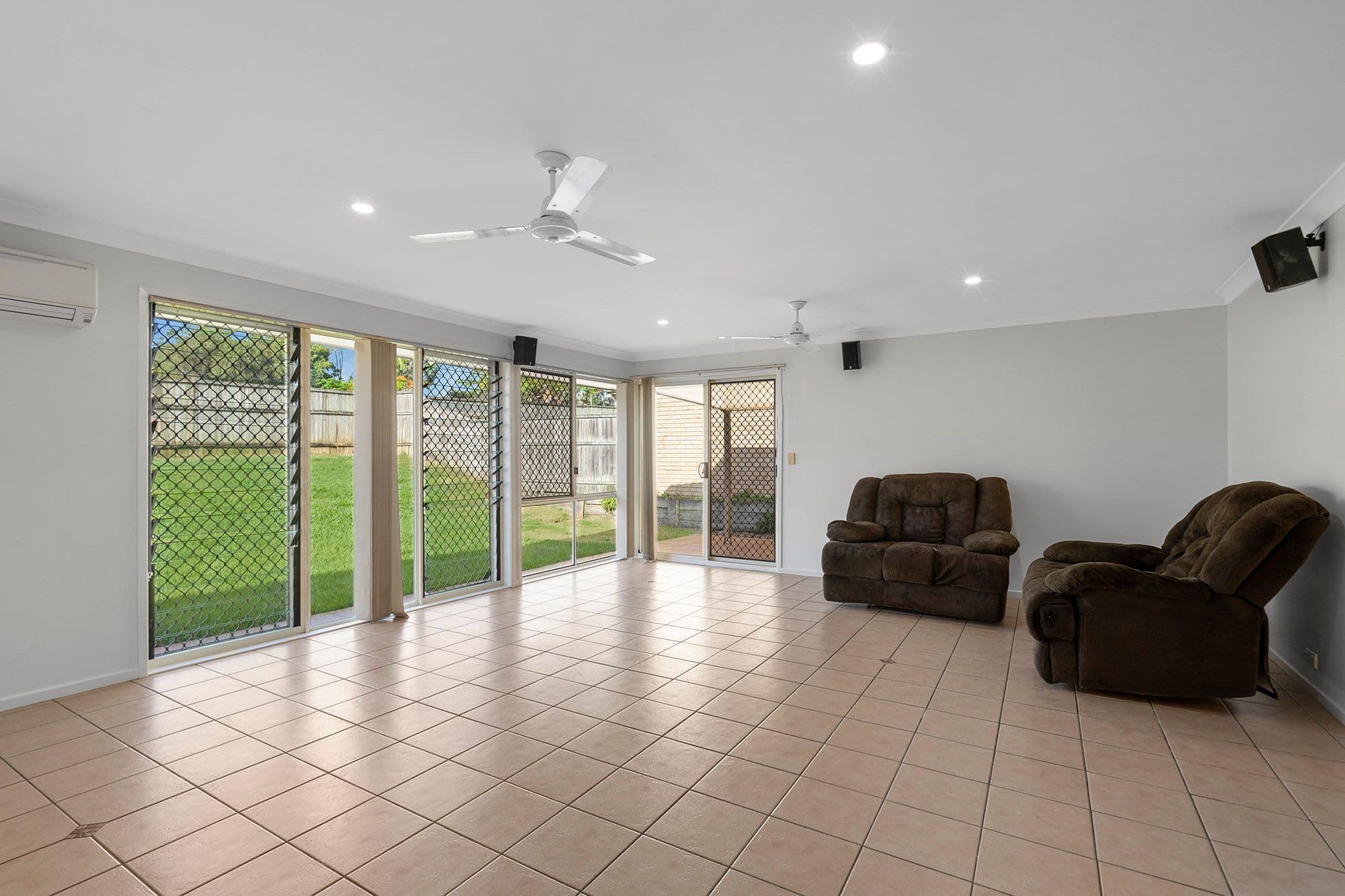 6 Pinedale Crescent, Parkinson QLD 4115, Parkinson - Thumbnail 3