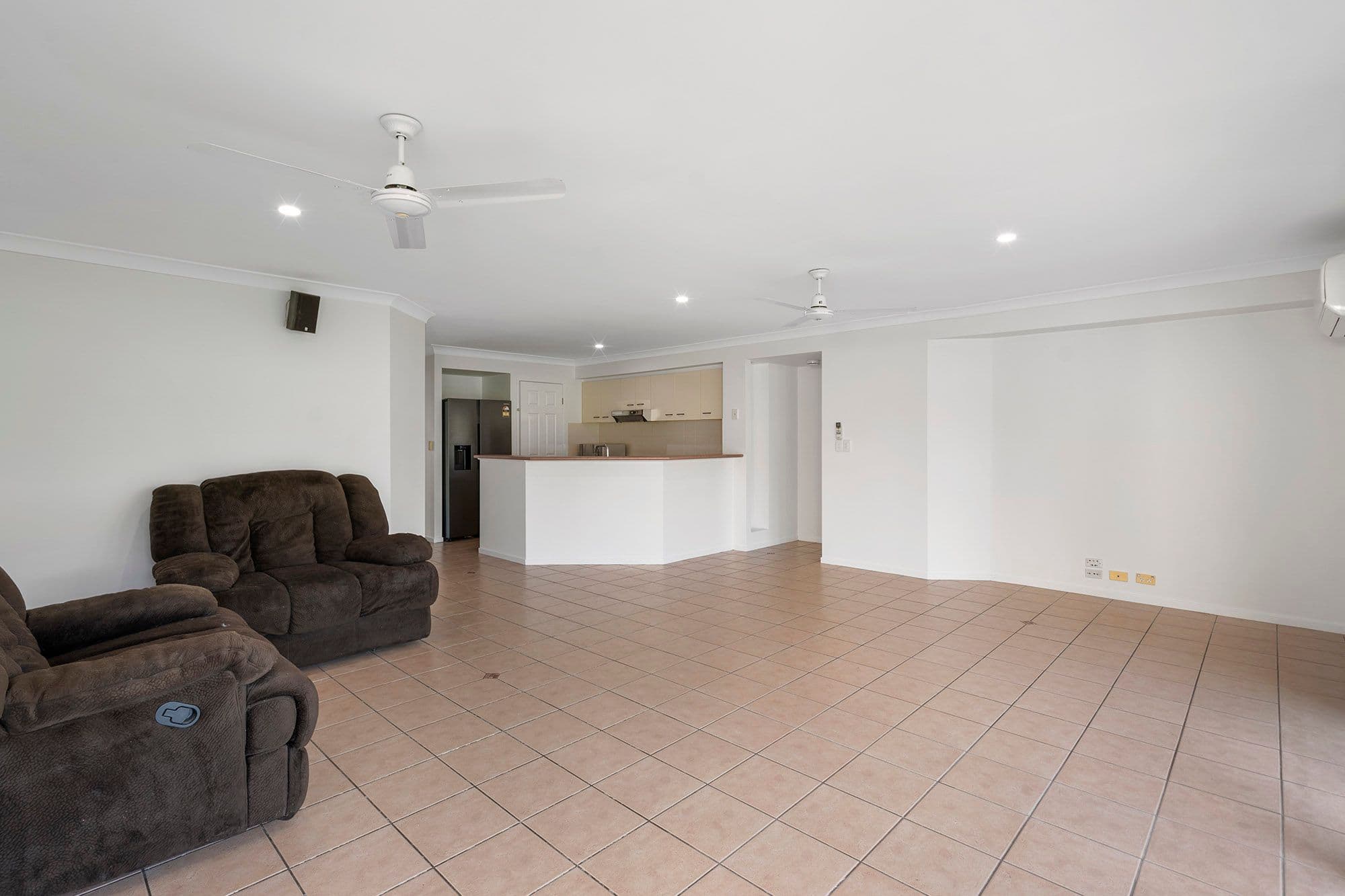 6 Pinedale Crescent, Parkinson QLD 4115, Parkinson - Thumbnail 5