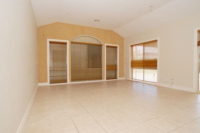6  Phoenix Avenue, HOPPERS CROSSING VIC 3029, Hoppers Crossing - Thumbnail 4