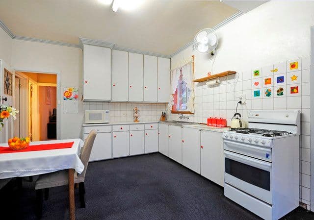 10 Whitton Parade, COBURG NORTH VIC 3058, Coburg North - Thumbnail 4