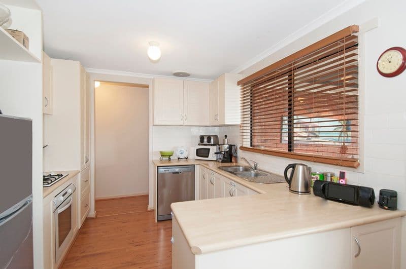 6 Oberon Drive, Carrum Downs VIC 3201, Carrum Downs - Thumbnail 2