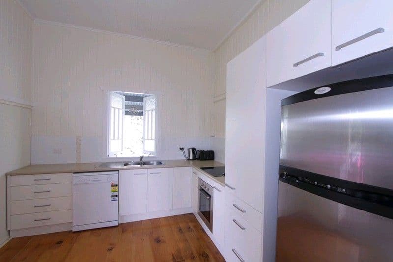 28 Goodwin Street, BUNDABERG SOUTH QLD 4670, Bundaberg South - Thumbnail 2