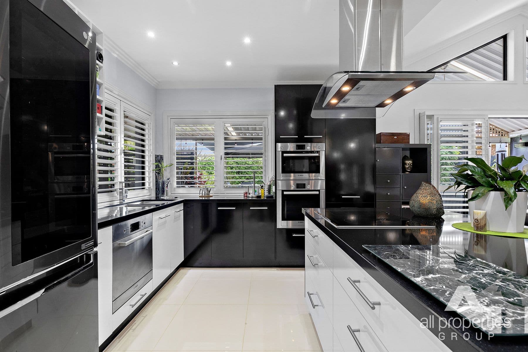 12 Leicestershire Close, Heritage Park QLD 4118, Heritage Park - Thumbnail 2