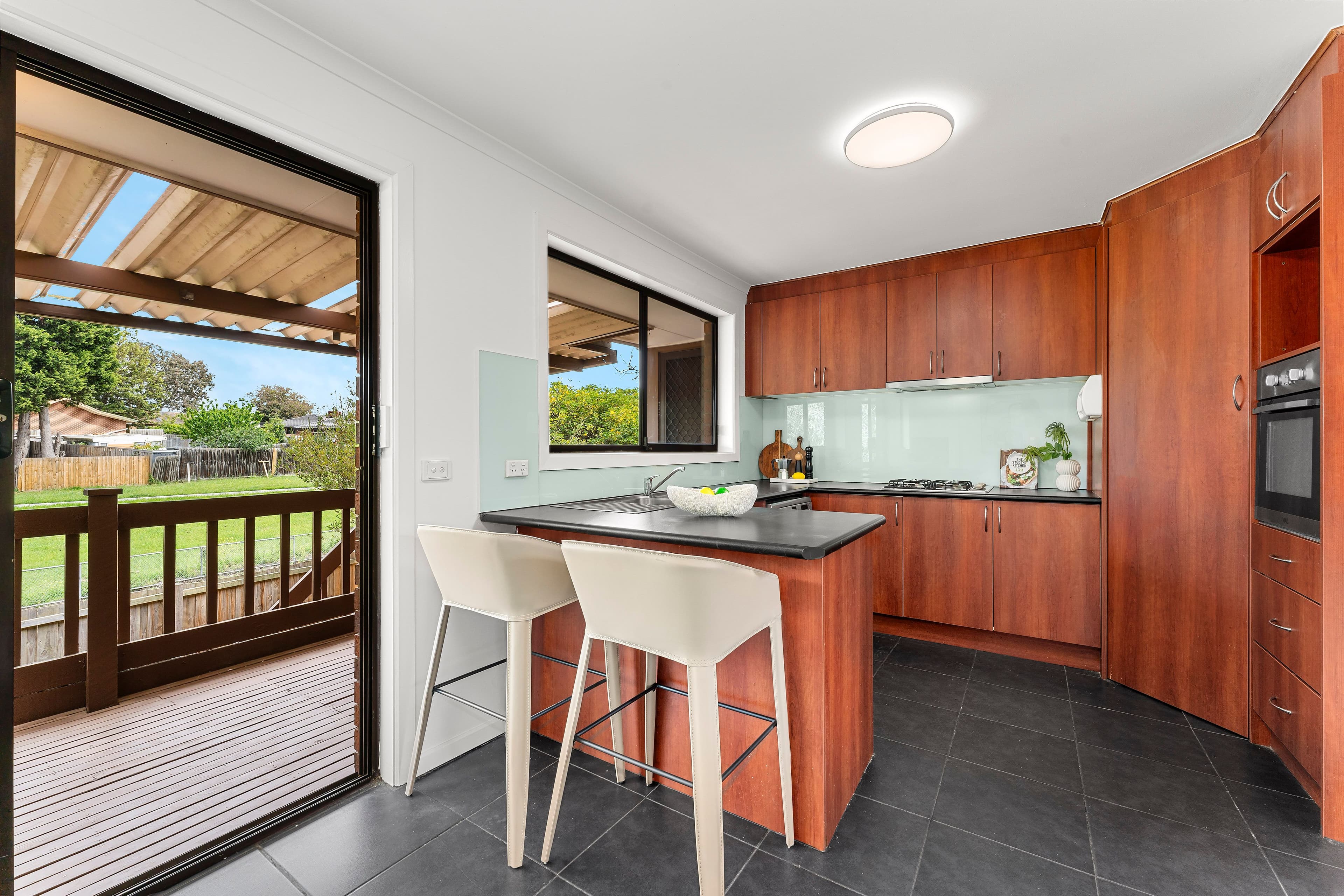 5 Teralba Close, Mill Park VIC 3082, Mill Park - Thumbnail 2