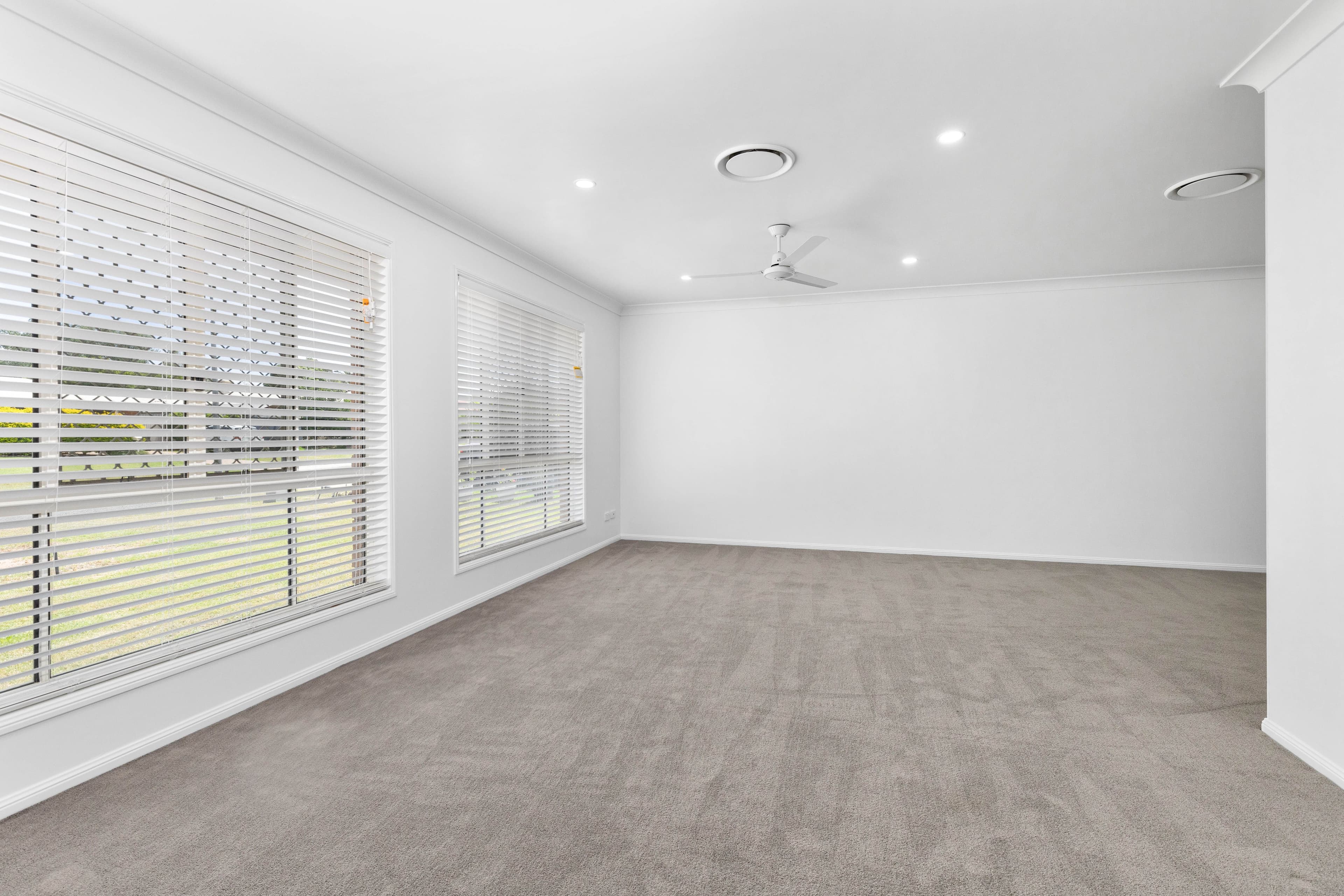 75 Crinum Crescent, Emerald QLD 4720, Emerald - Thumbnail 5