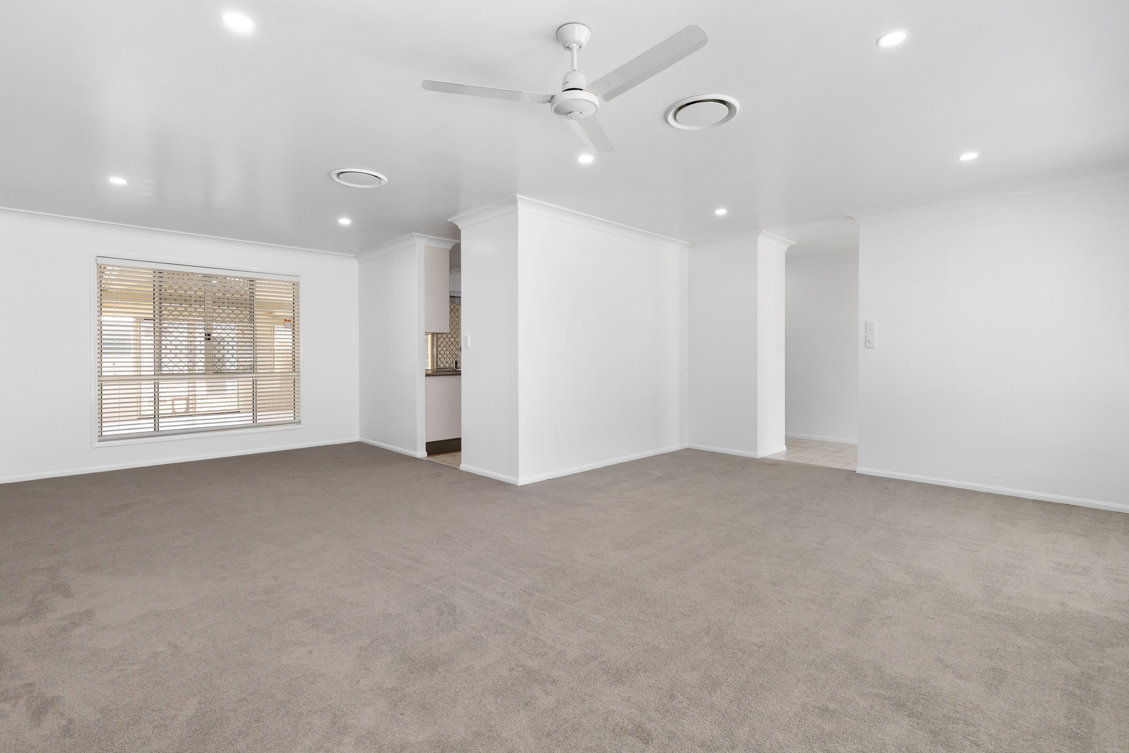 75 Crinum Crescent, Emerald QLD 4720, Emerald - Thumbnail 6