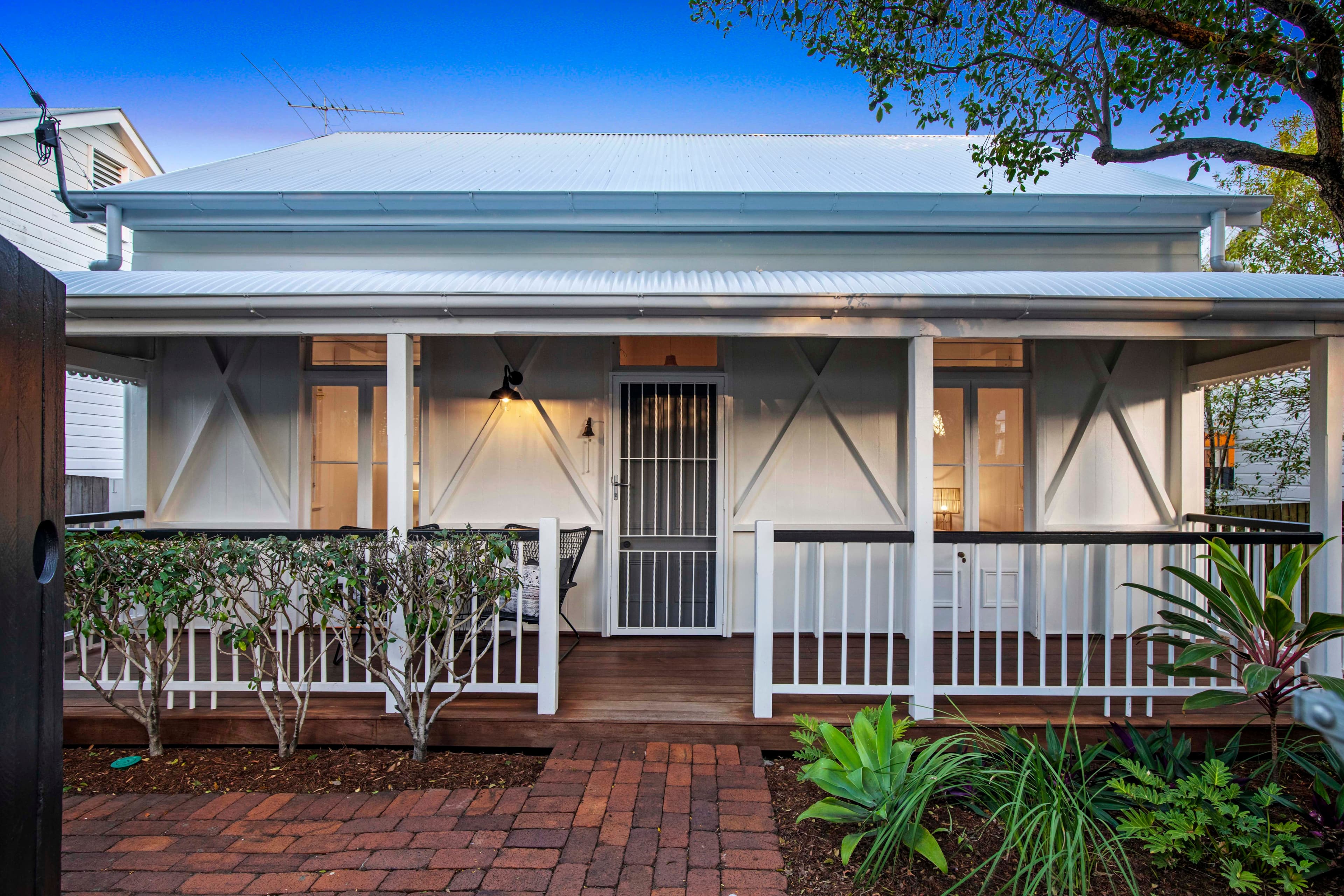 17 Kent Road, Wooloowin QLD 4030, Wooloowin - Image 1