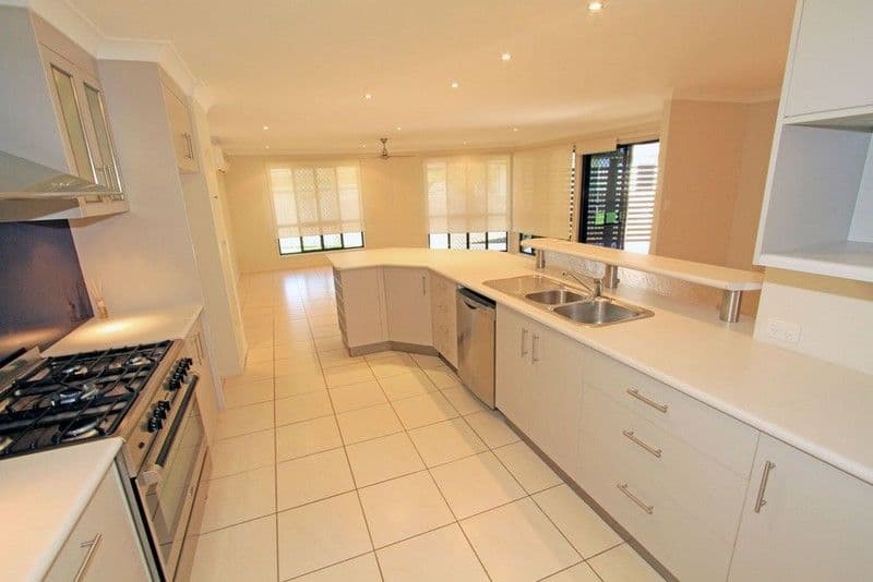43 Armstrong Street, YEPPOON QLD 4703, Yeppoon - Thumbnail 2
