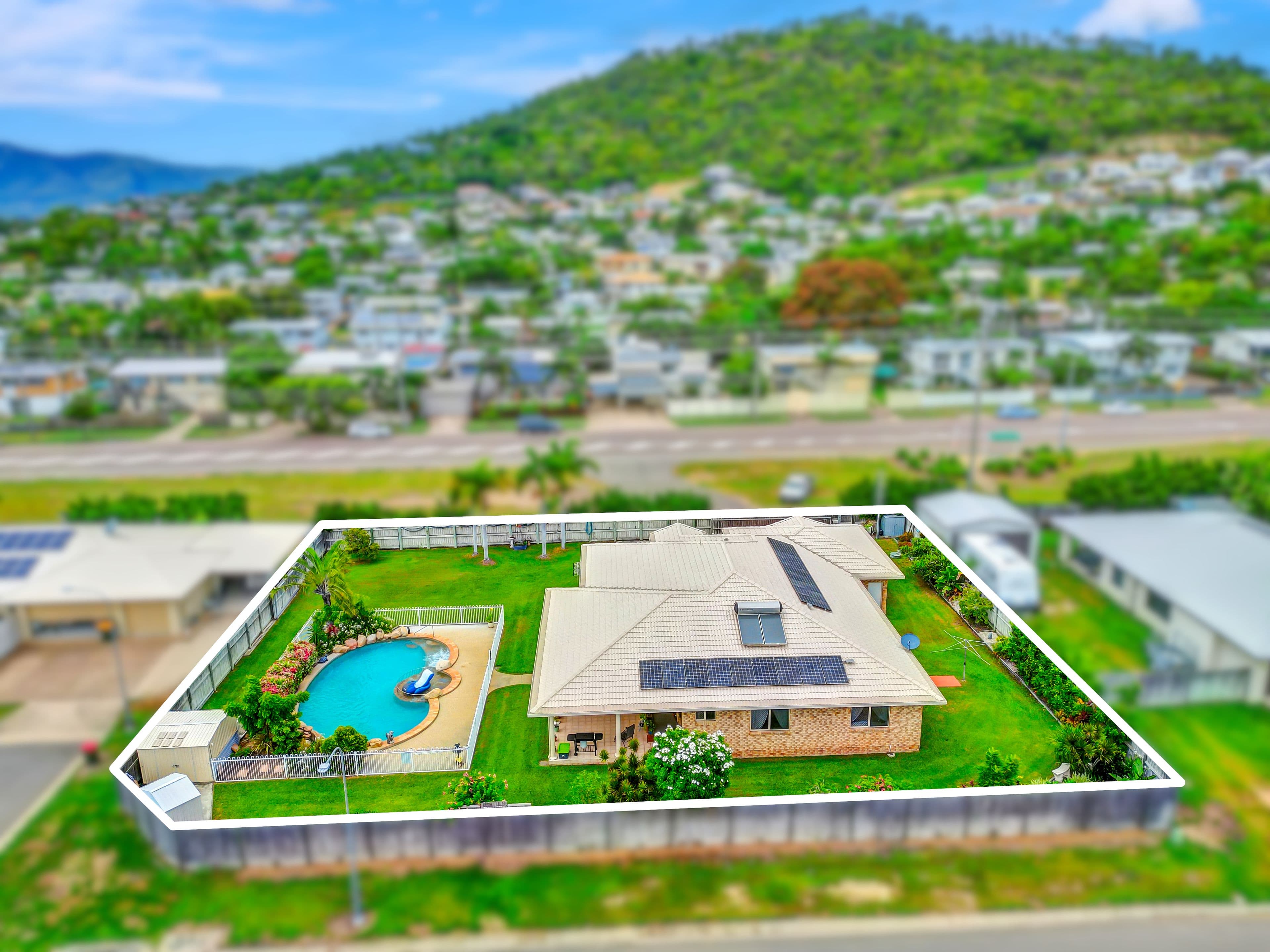 515 Bayswater Road, Mount Louisa QLD 4814, Mount Louisa - Thumbnail 2