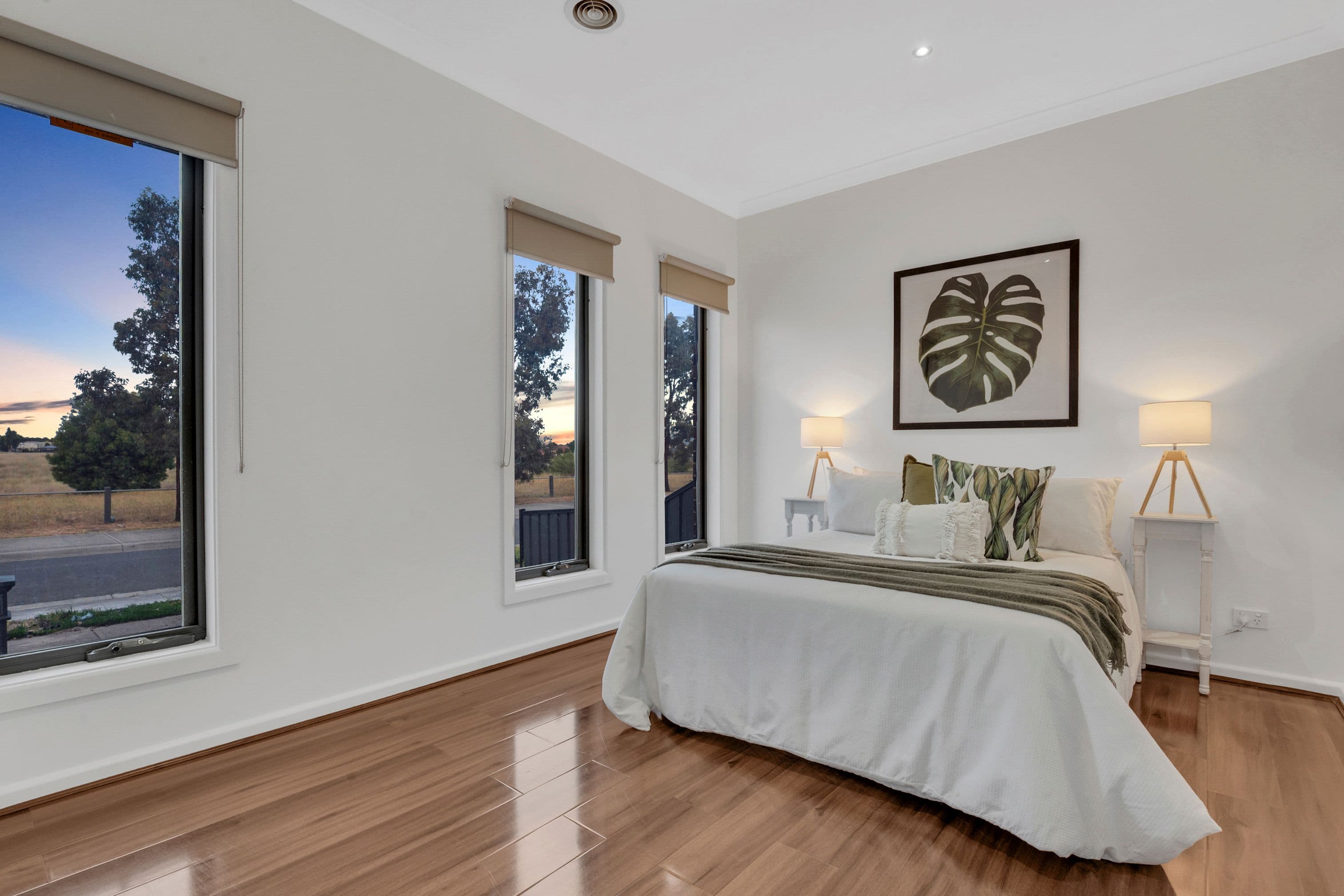 22 Peninsula Crescent, Craigieburn VIC 3064, Craigieburn - Thumbnail 2
