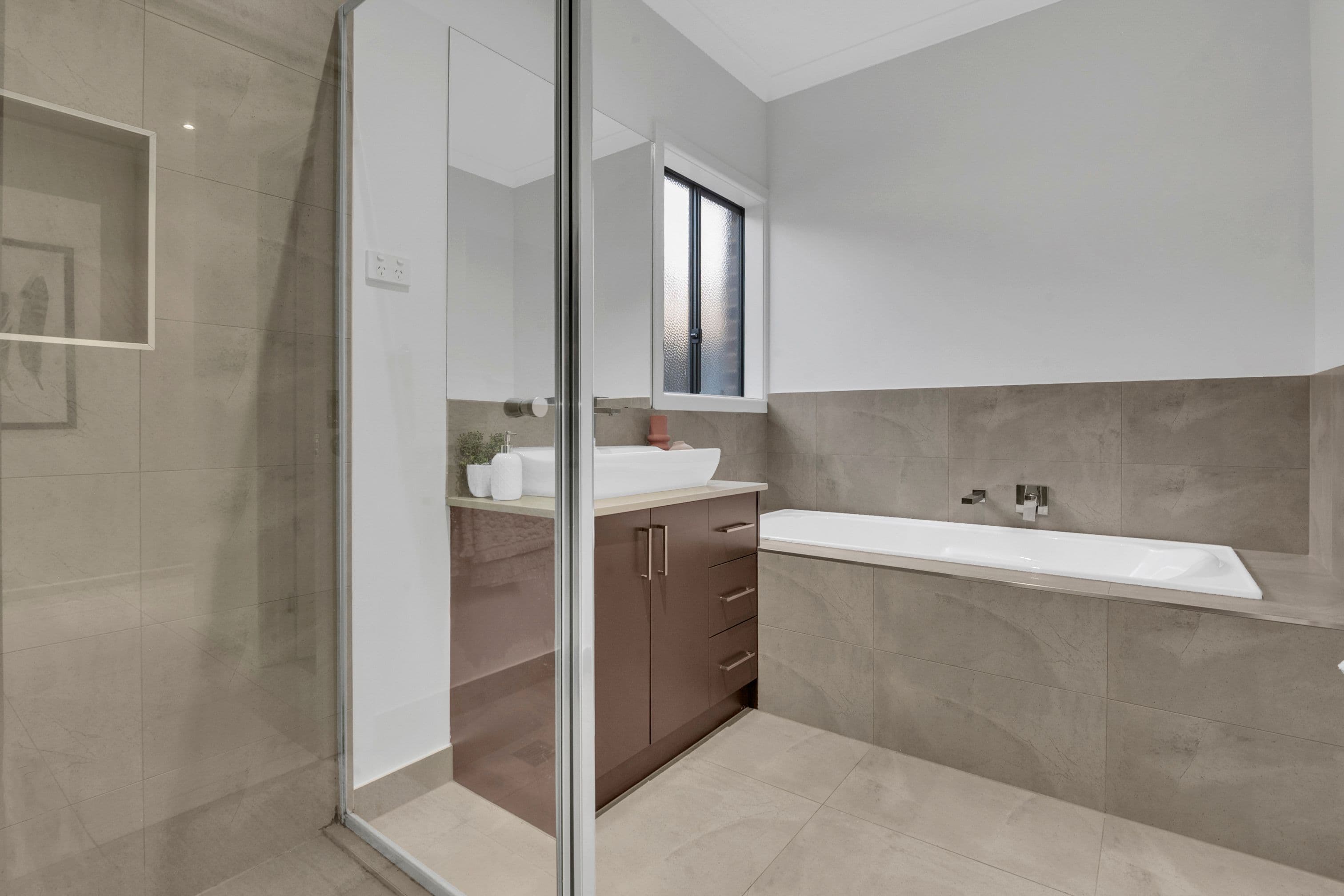22 Peninsula Crescent, Craigieburn VIC 3064, Craigieburn - Thumbnail 3