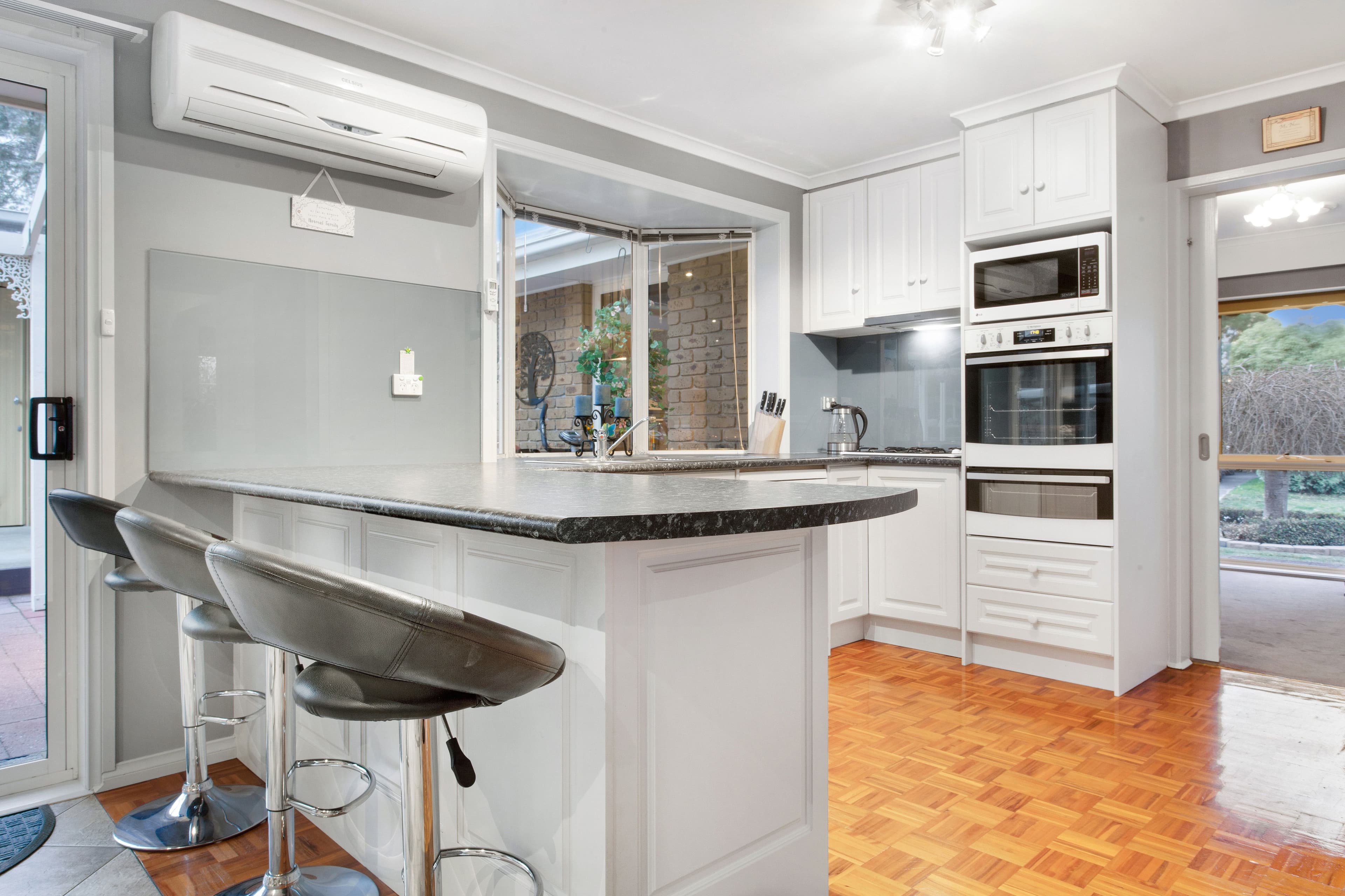1 Dorchester Court, Frankston VIC 3199, Frankston - Thumbnail 3