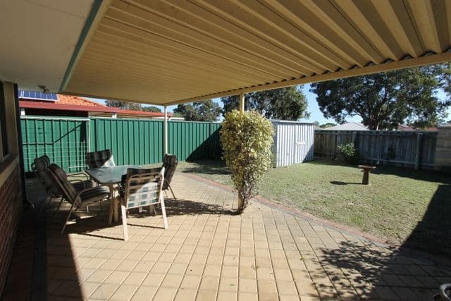 40 Boorabbin Place, BALLAJURA WA 6066, Ballajura - Thumbnail 2