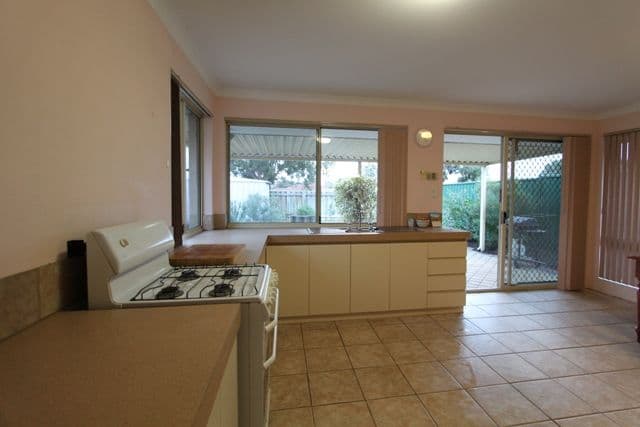 40 Boorabbin Place, BALLAJURA WA 6066, Ballajura - Thumbnail 7