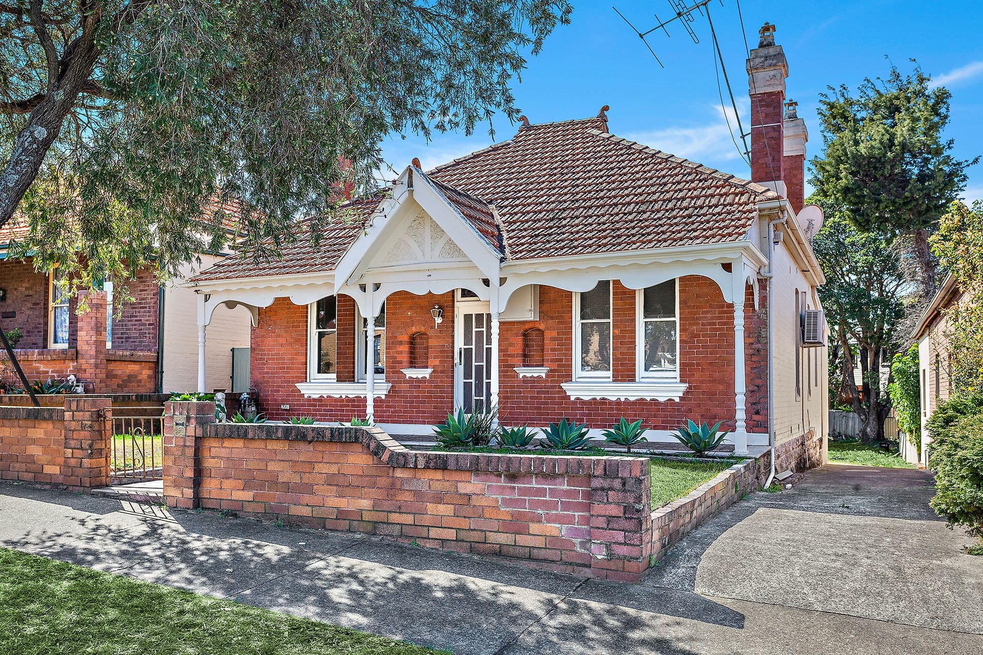 120 Harrow Road, Bexley - Thumbnail 2