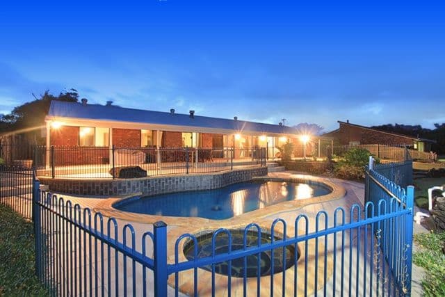 42 Barolin Esplanade, CORAL COVE QLD 4670, Coral Cove - Thumbnail 4