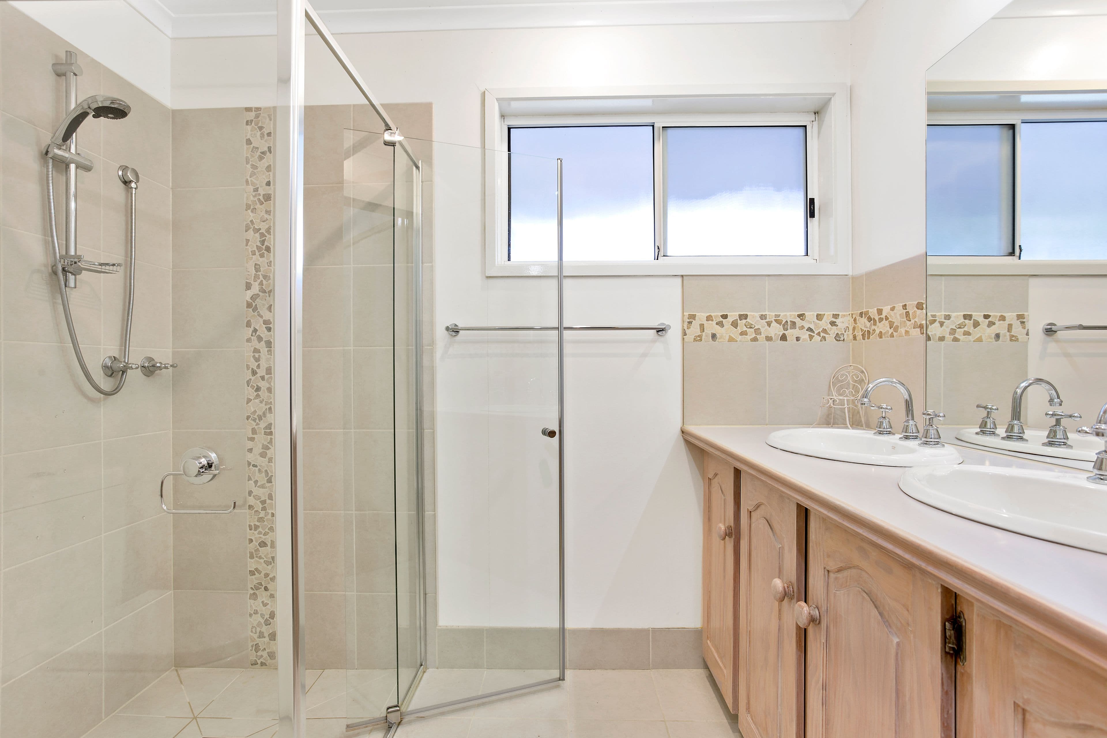 53 Laidlaw Street, Hamilton VIC 3300, Hamilton - Thumbnail 8