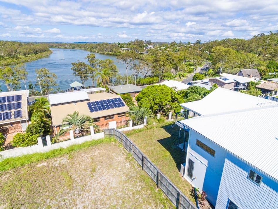 13 Richard Street, Boyne Island QLD 4680, Boyne Island - Thumbnail 2