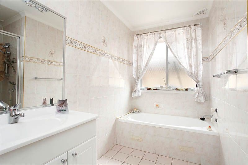11 Comanche Road, BOSSLEY PARK NSW 2176, Bossley Park - Thumbnail 3