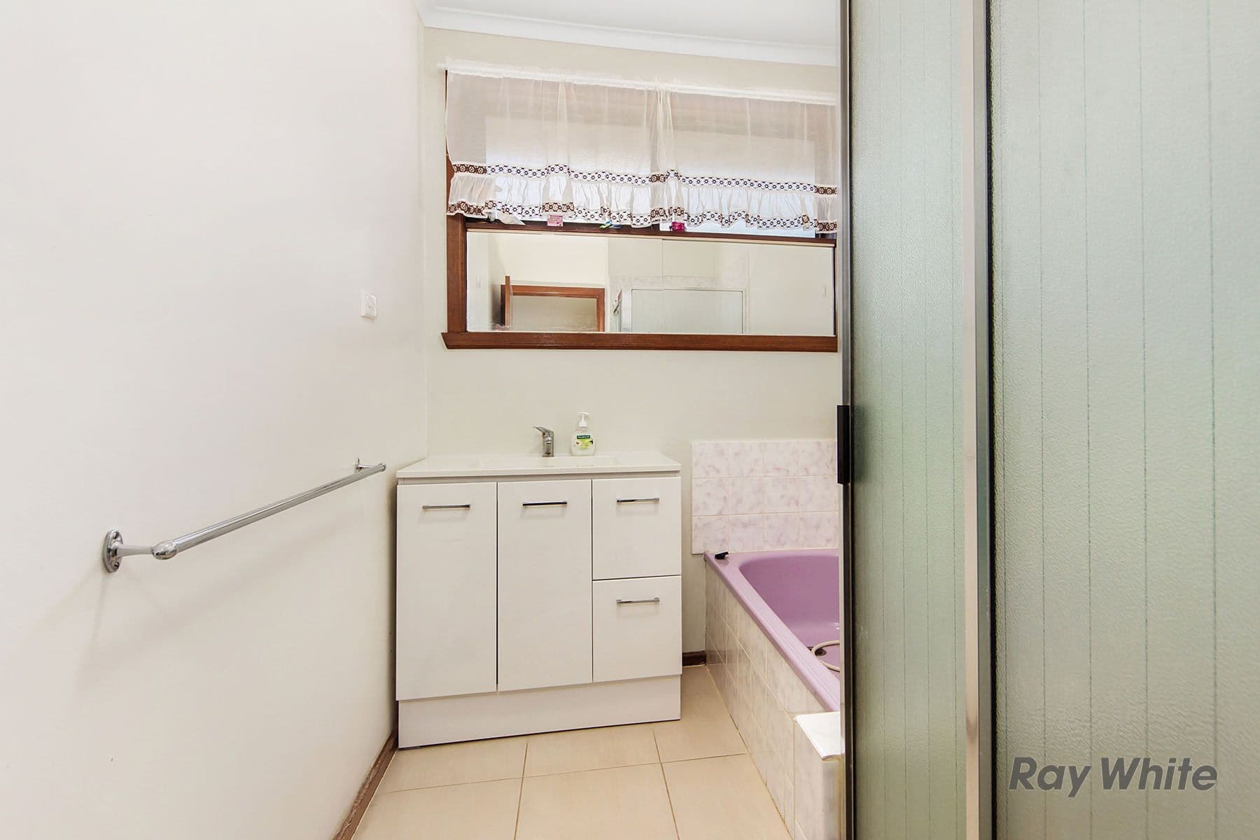 13 Swansea Parade, St Albans VIC 3021, St Albans - Thumbnail 5