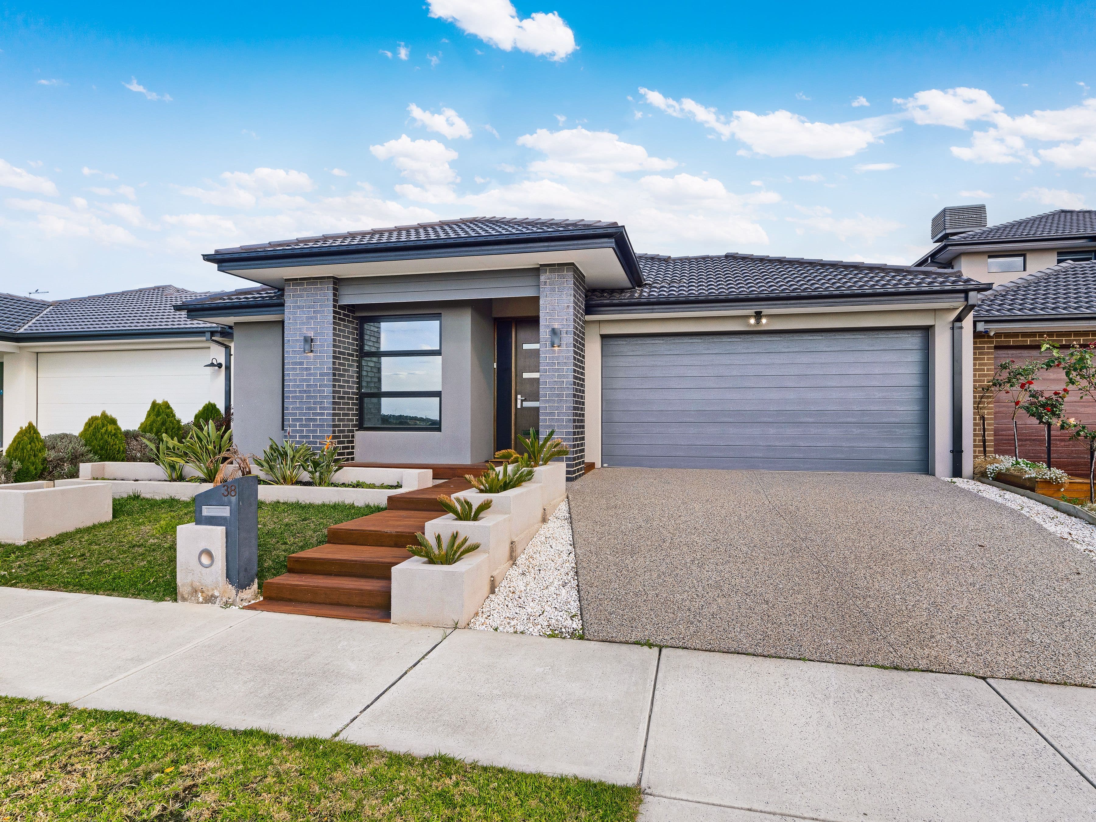 38 Ceduna Road, Clyde North VIC 3978, Clyde North - Thumbnail 2