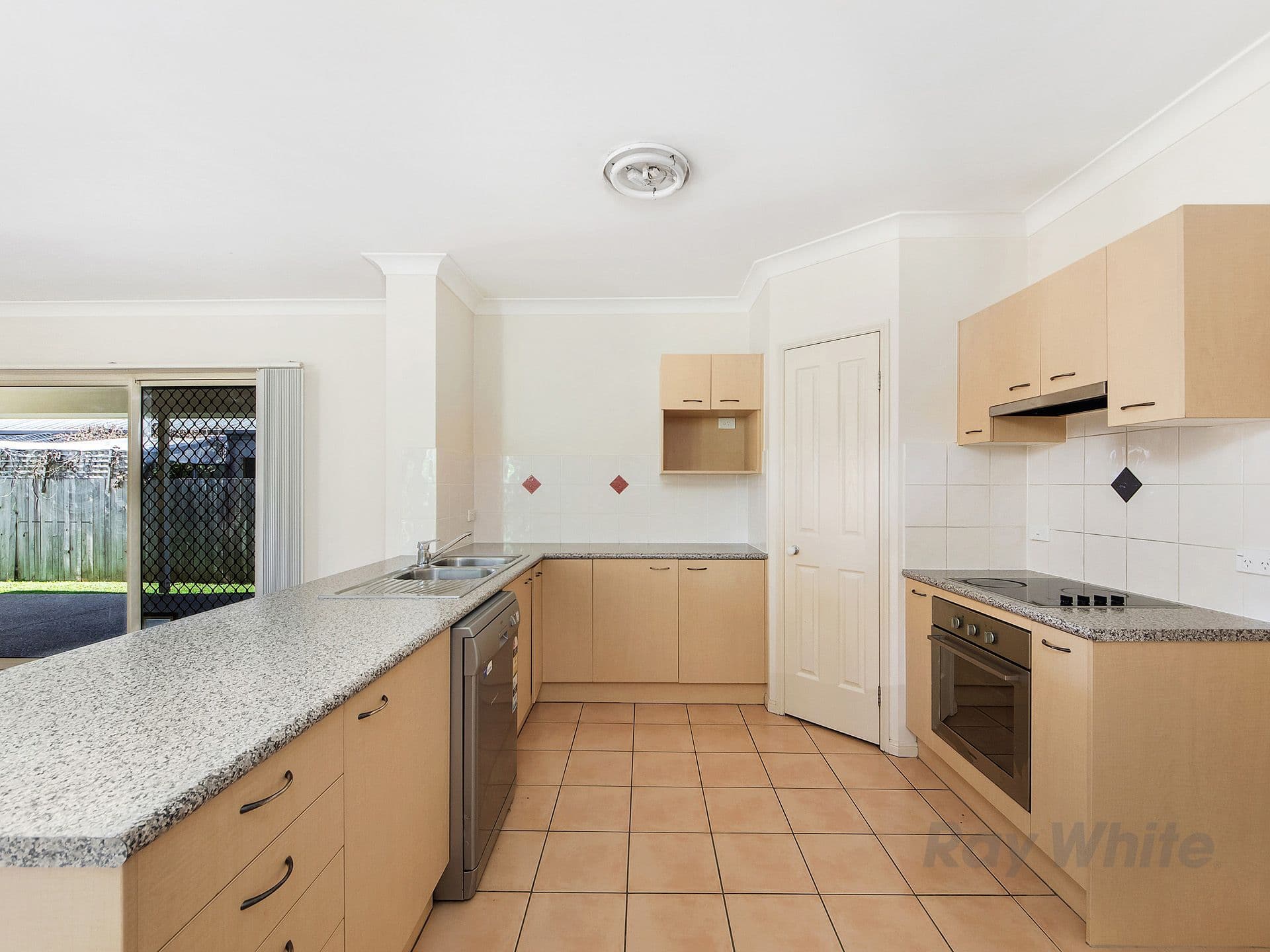 2 Rourke Street, Mudgeeraba QLD 4213, Mudgeeraba - Thumbnail 4