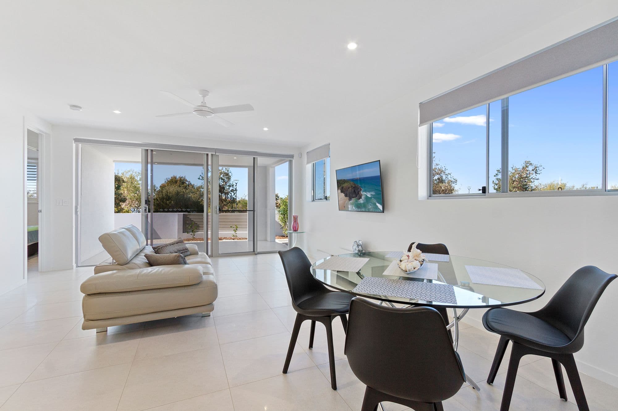 14 Oceania Way, Paradise Point QLD 4216, Paradise Point - Thumbnail 2