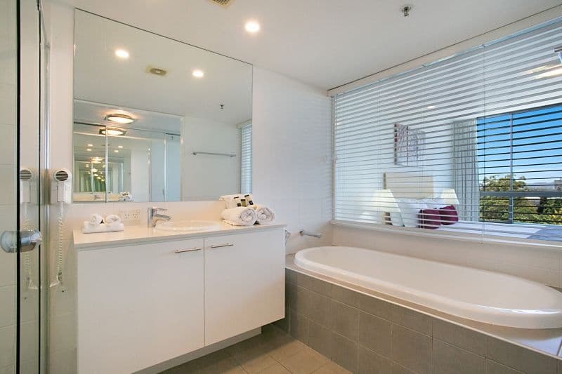 2320 'Freshwater Point' 33 T.E.Peters Drive, Broadbeach Waters QLD 4218, Broadbeach Waters - Thumbnail 3