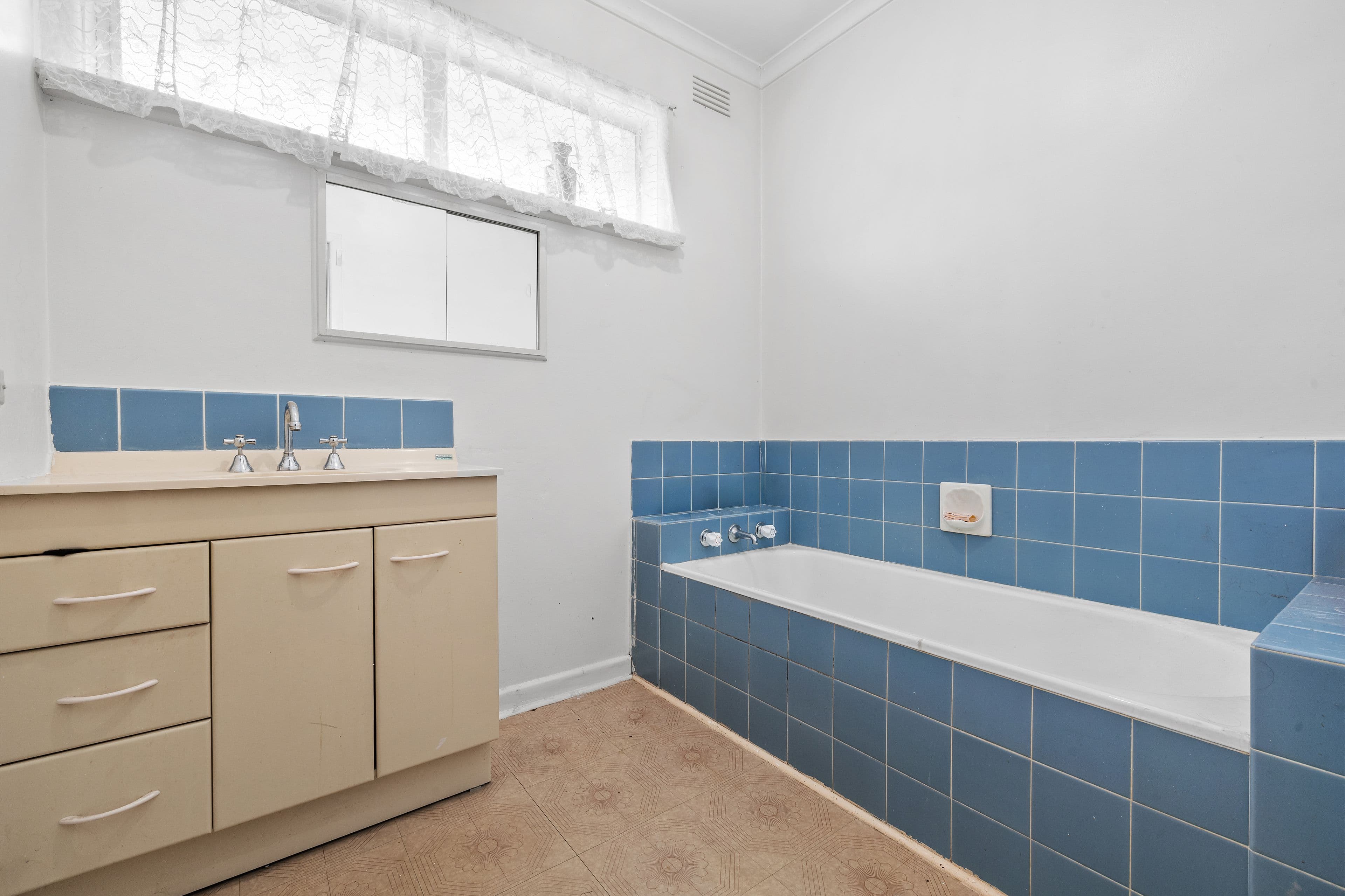 16 Bunker Avenue, Kingsbury VIC 3083, Kingsbury - Thumbnail 7