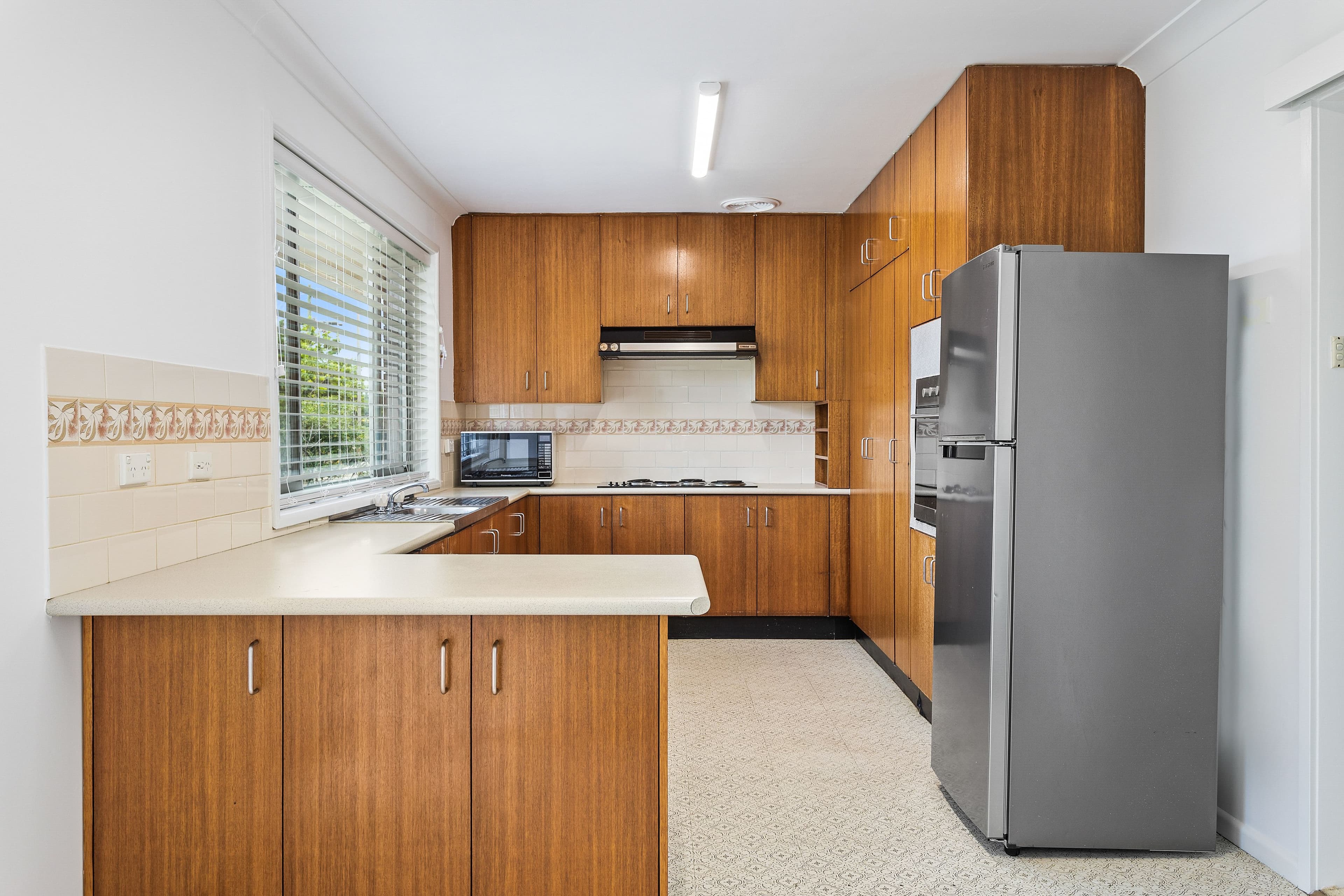 4 Dickson Avenue, Mount Warrigal NSW 2528, Mount Warrigal - Thumbnail 3