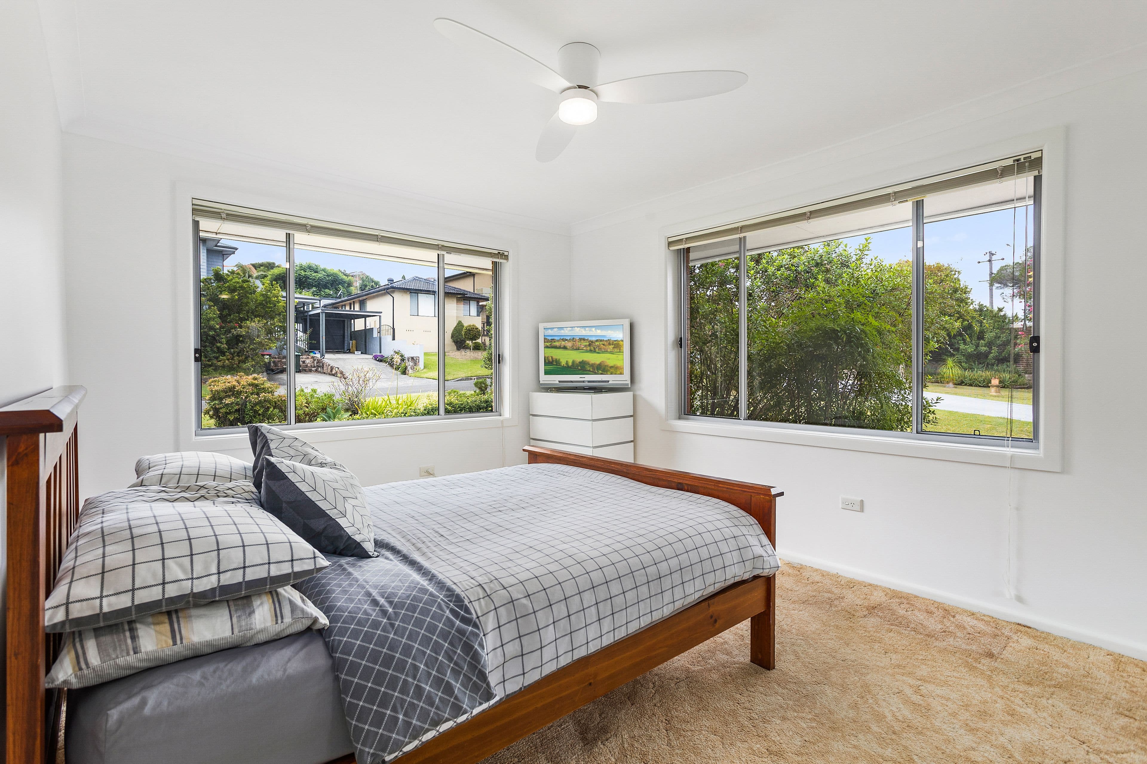 4 Dickson Avenue, Mount Warrigal NSW 2528, Mount Warrigal - Thumbnail 5