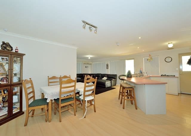 13 Cherbourg Grove, PORT KENNEDY WA 6172, Port Kennedy - Thumbnail 3