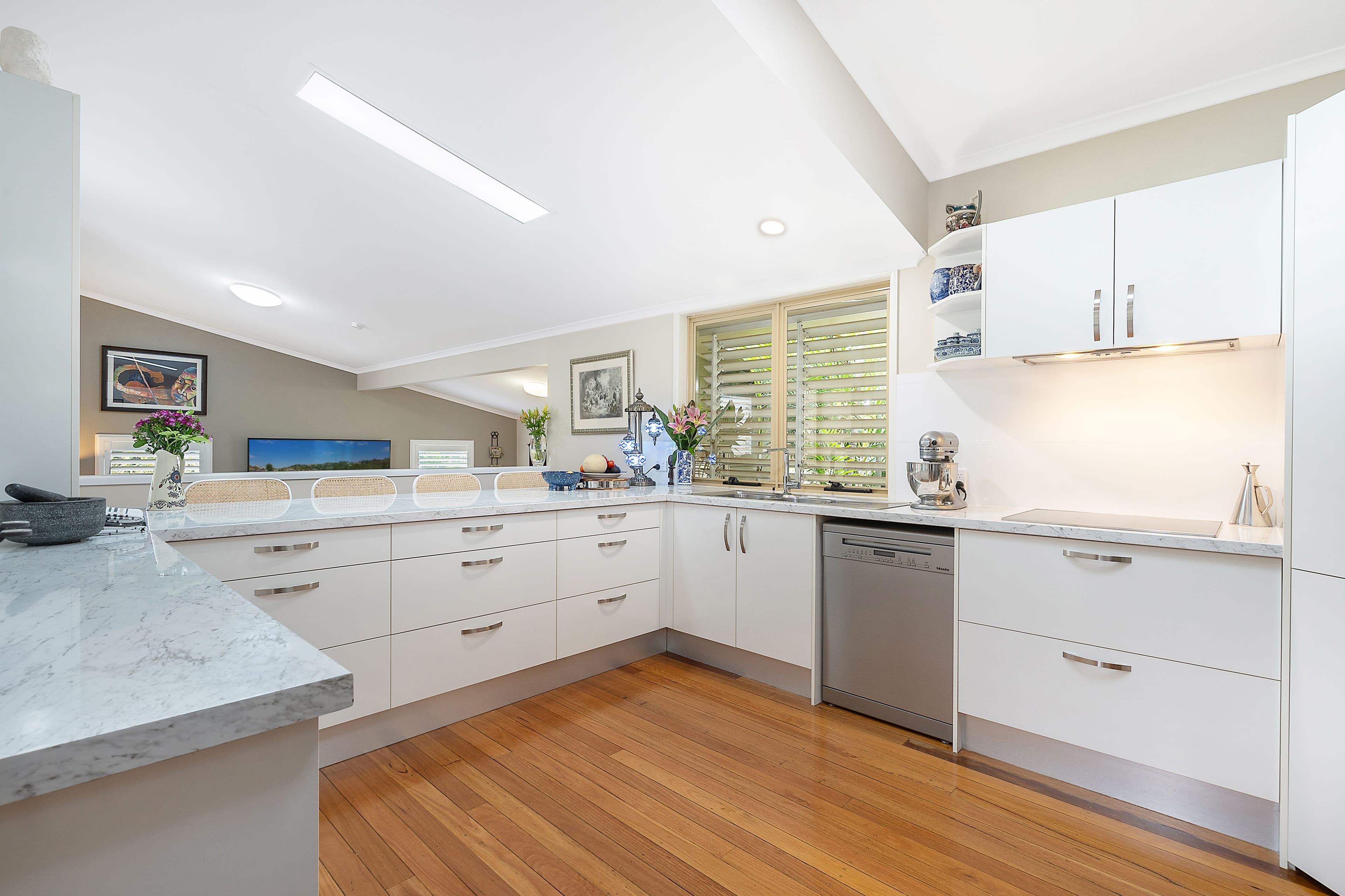 4 Melwood Court, Arana Hills QLD 4054, Arana Hills - Thumbnail 2