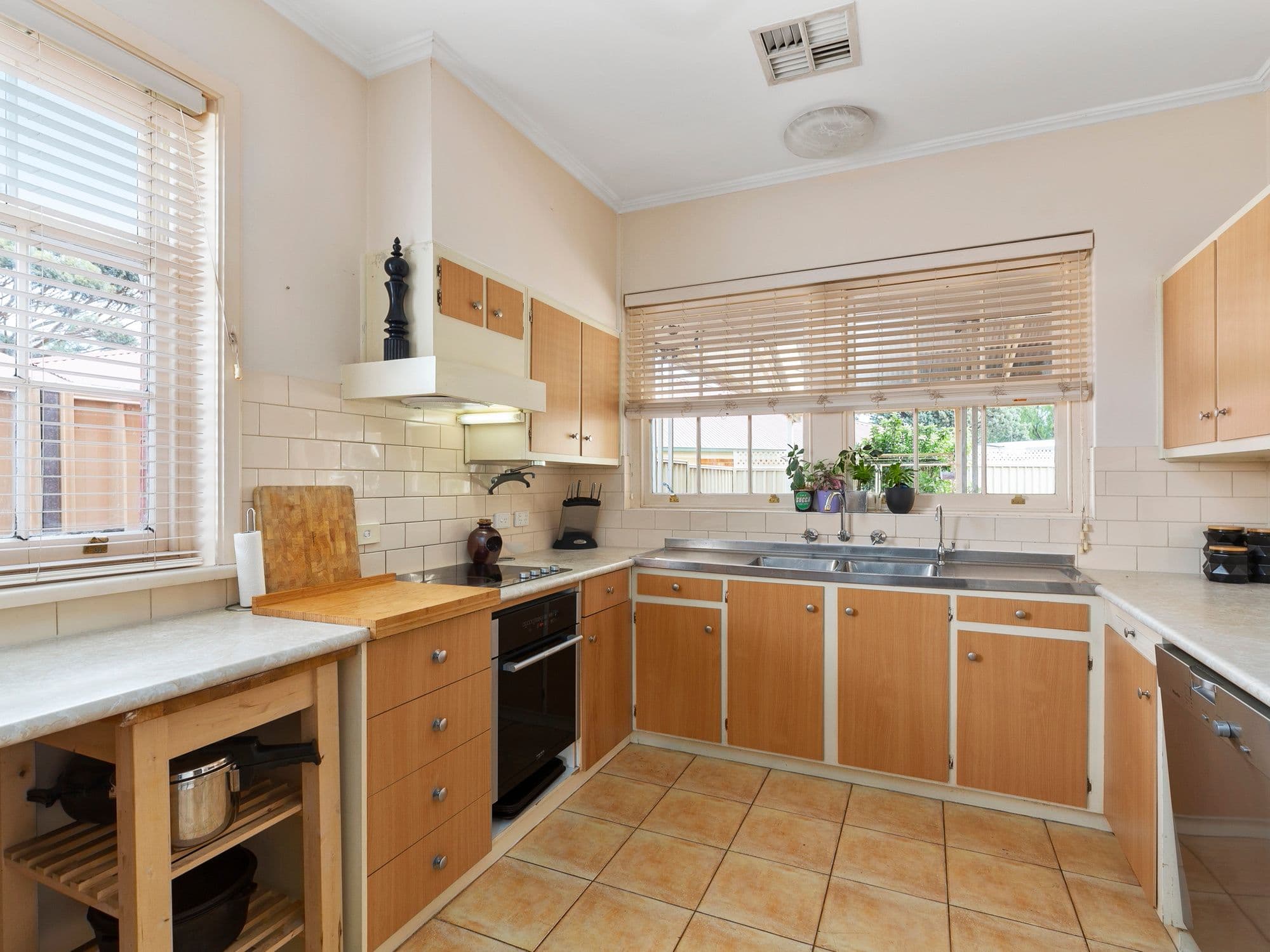 9 Olivier Crescent, Morphett Vale SA 5162, Morphett Vale - Thumbnail 4