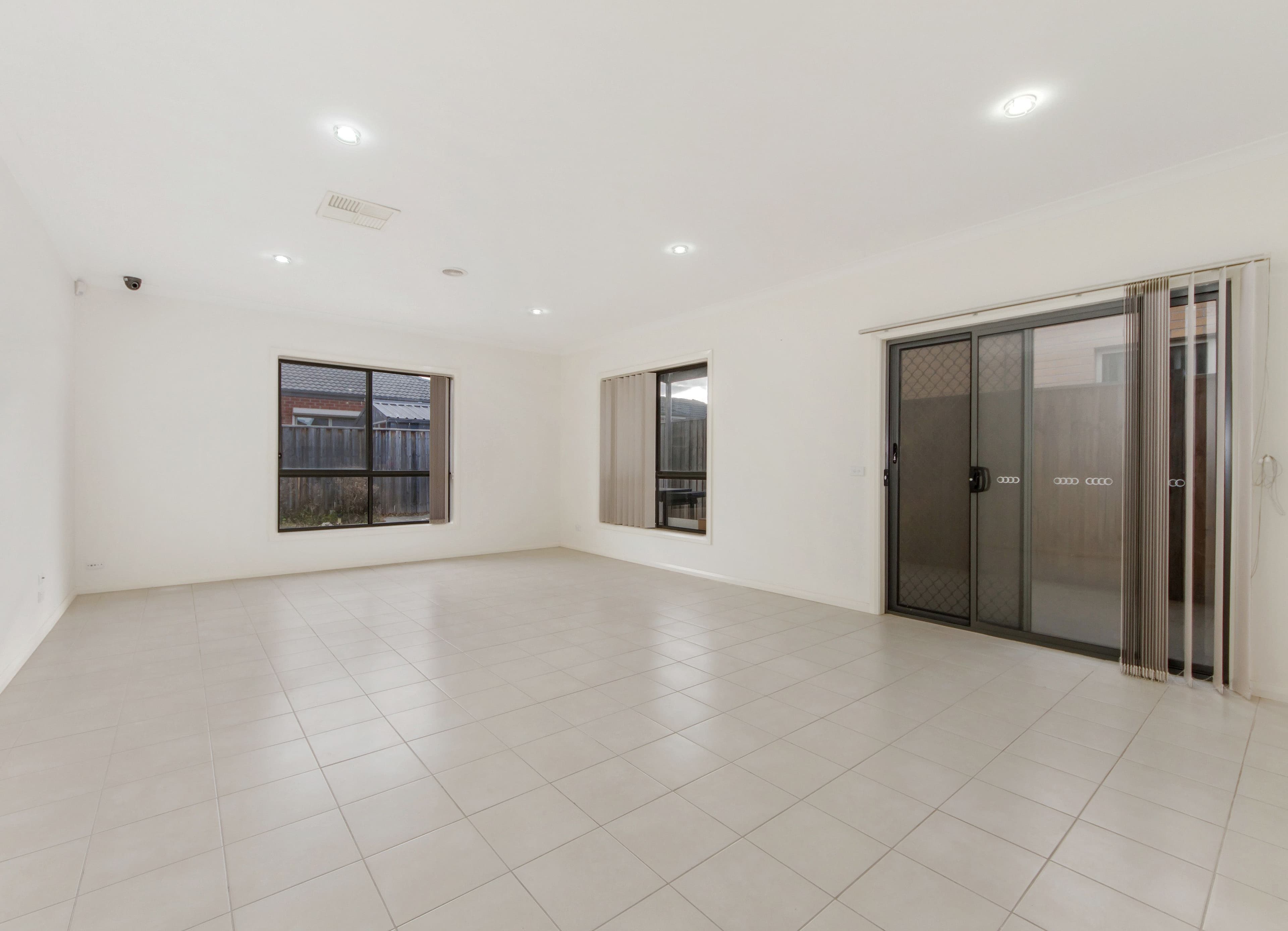 22 Old Course Crescent, Deer Park VIC 3023, Deer Park - Thumbnail 4