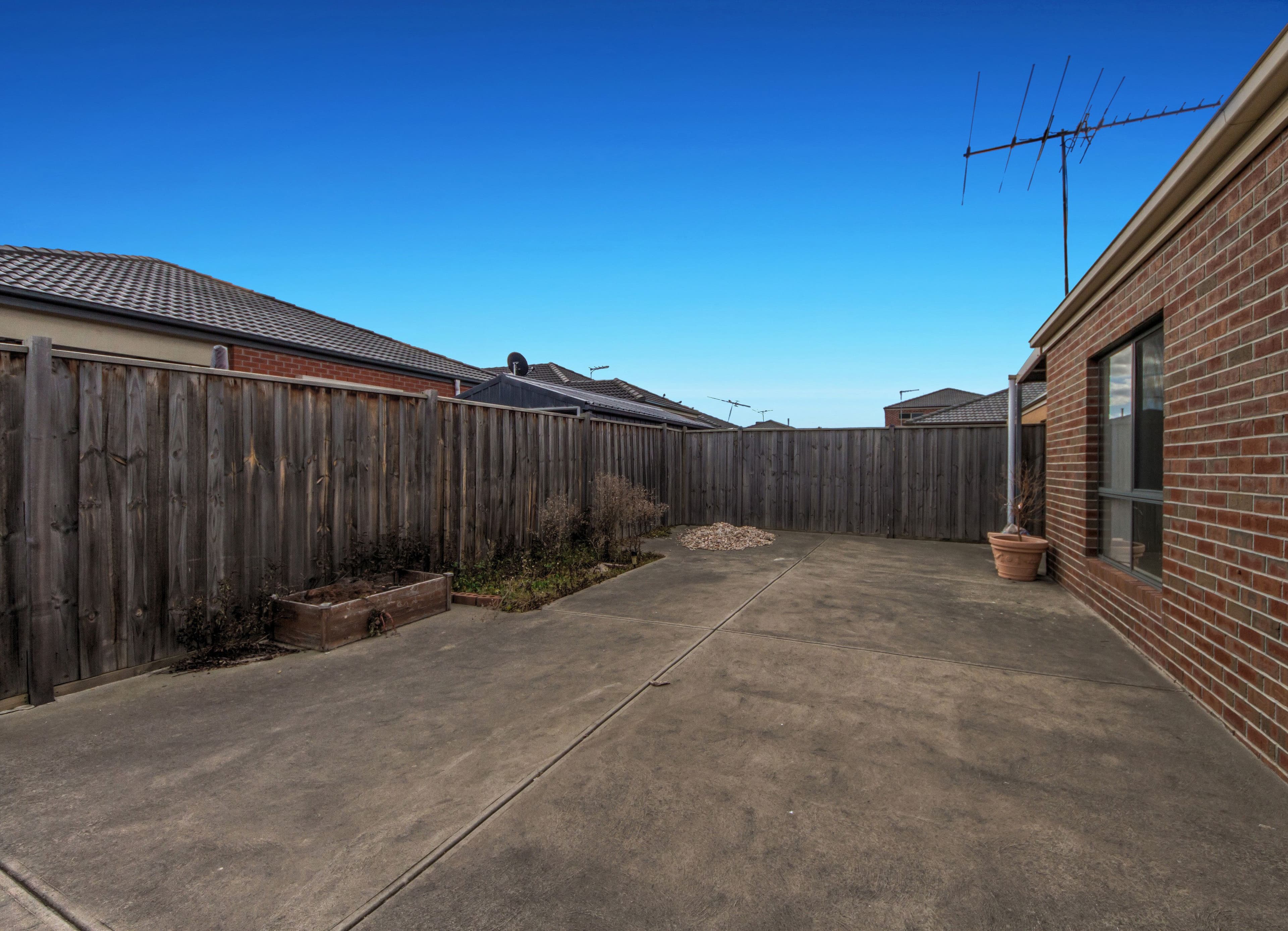 22 Old Course Crescent, Deer Park VIC 3023, Deer Park - Thumbnail 8