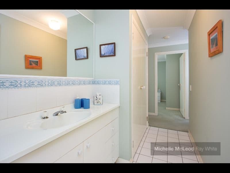 4 Jessamine Court, KENMORE QLD 4069, Kenmore Hills - Thumbnail 8