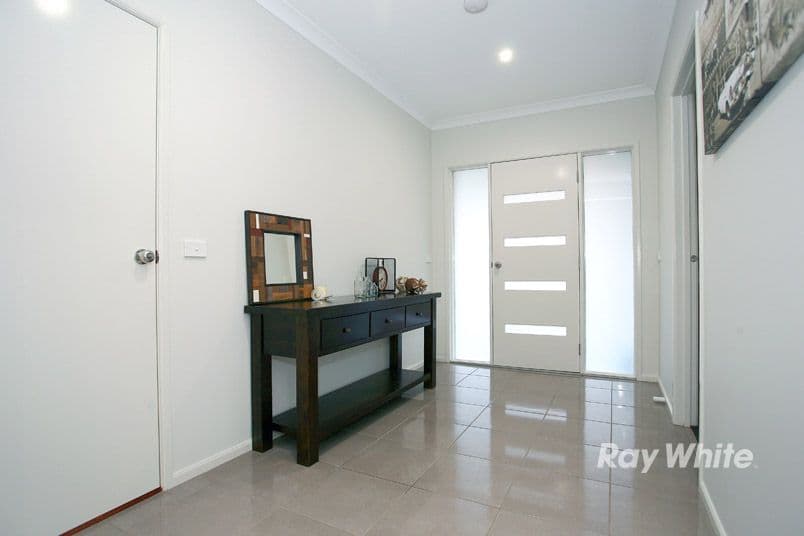 22 Bayley Place, CRANBOURNE WEST VIC 3977, Cranbourne West - Thumbnail 2