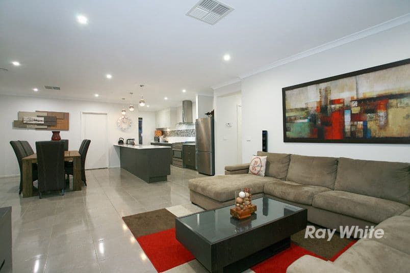 22 Bayley Place, CRANBOURNE WEST VIC 3977, Cranbourne West - Thumbnail 6