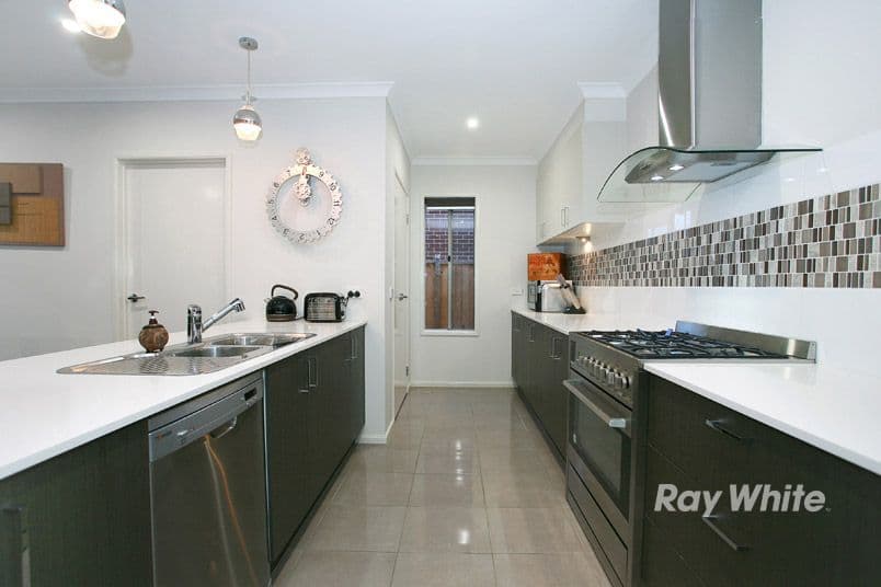 22 Bayley Place, CRANBOURNE WEST VIC 3977, Cranbourne West - Thumbnail 7