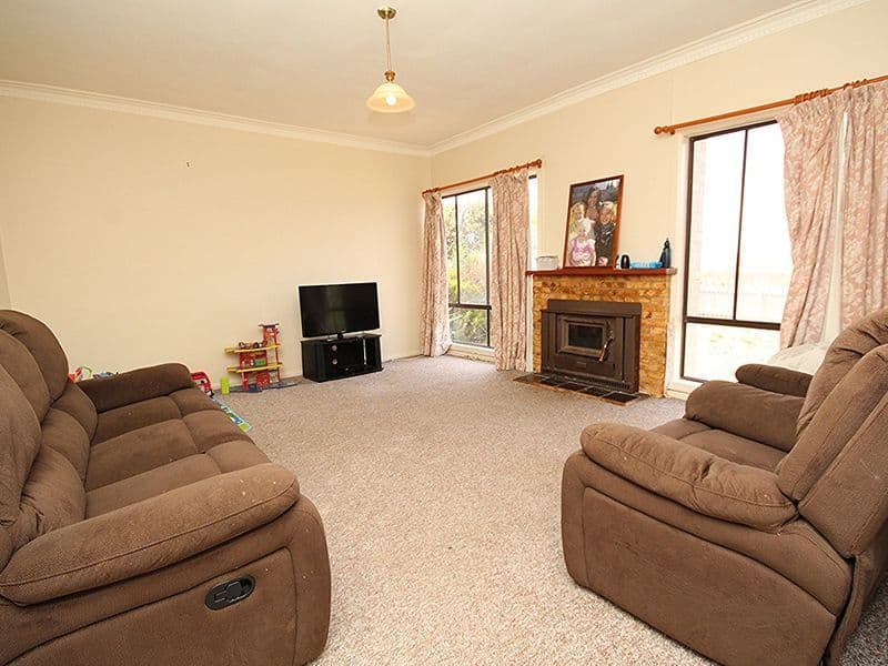 35 George Street, Nhill VIC 3418, Nhill - Thumbnail 3