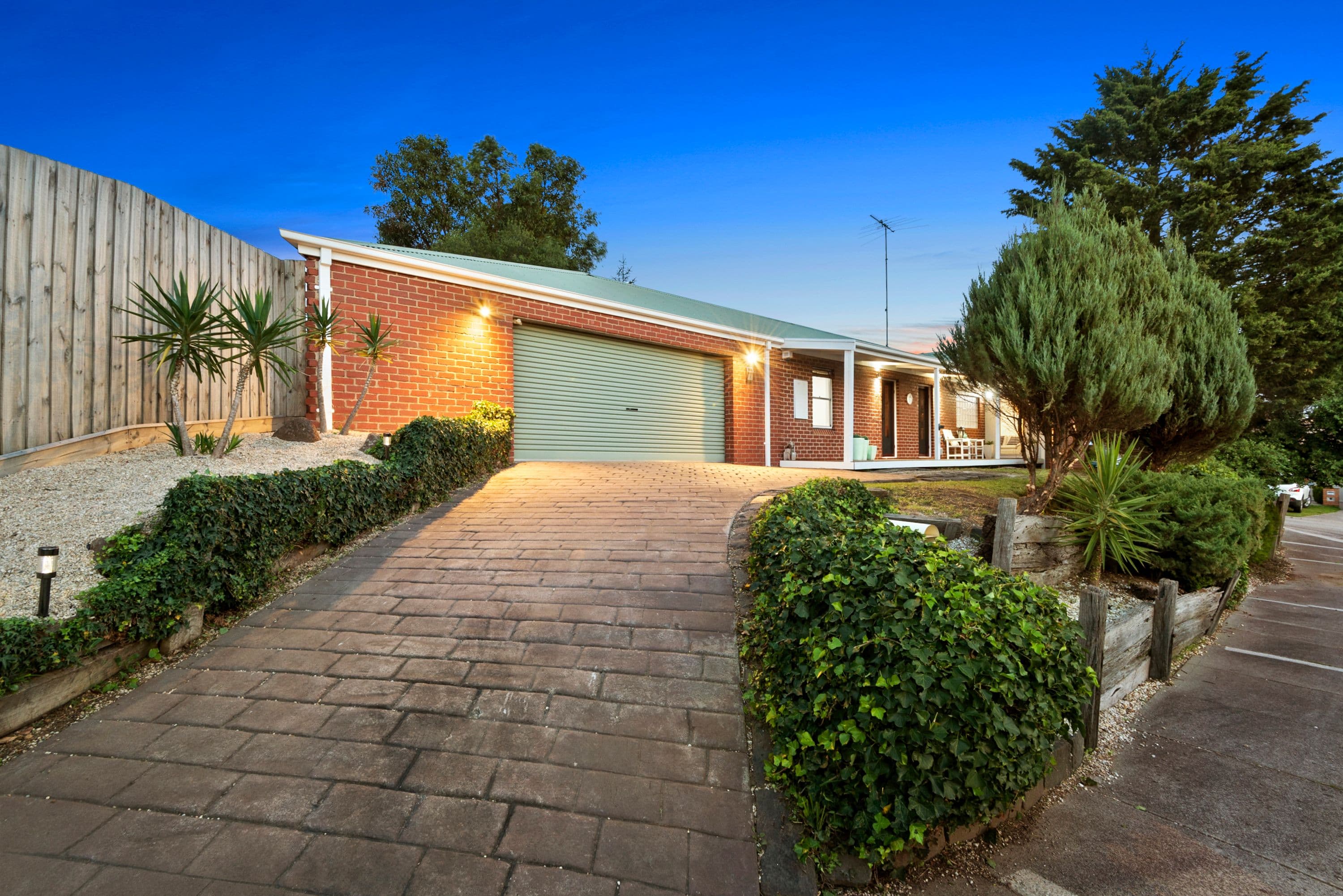 1 Blinker Rise, Endeavour Hills VIC 3802, Endeavour Hills - Image 1