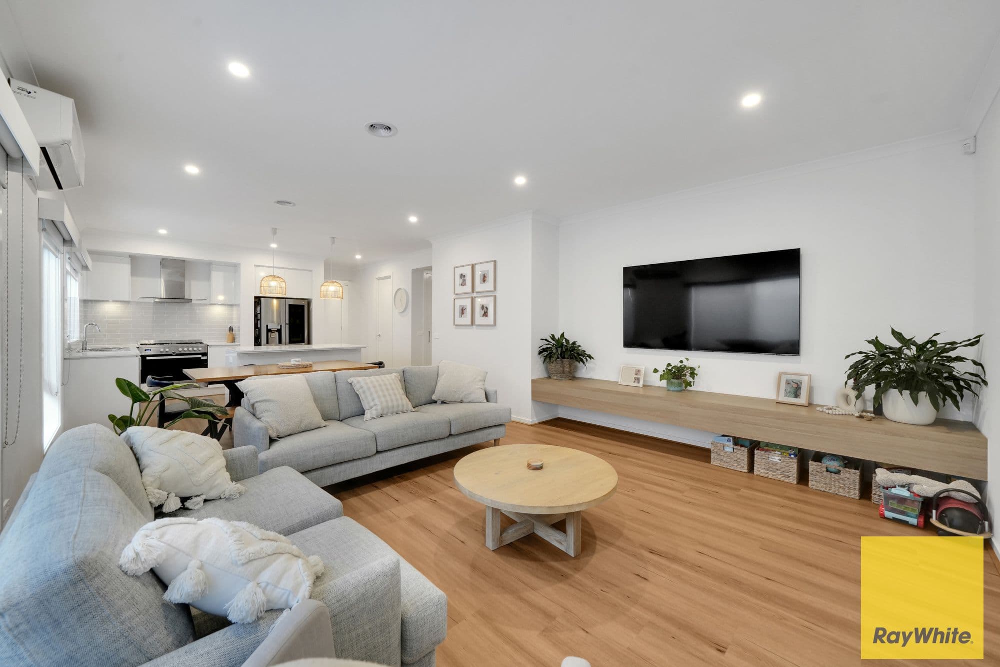 28 Burbidge Street, Truganina VIC 3029, Truganina - Thumbnail 8