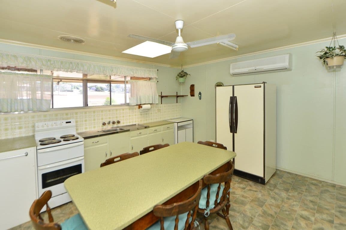 15 Teesdale Avenue, Newtown QLD 4350, Newtown - Thumbnail 2