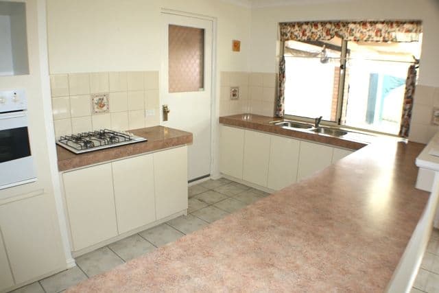 19 Brougham Crescent, ORELIA WA 6167, Orelia - Thumbnail 2