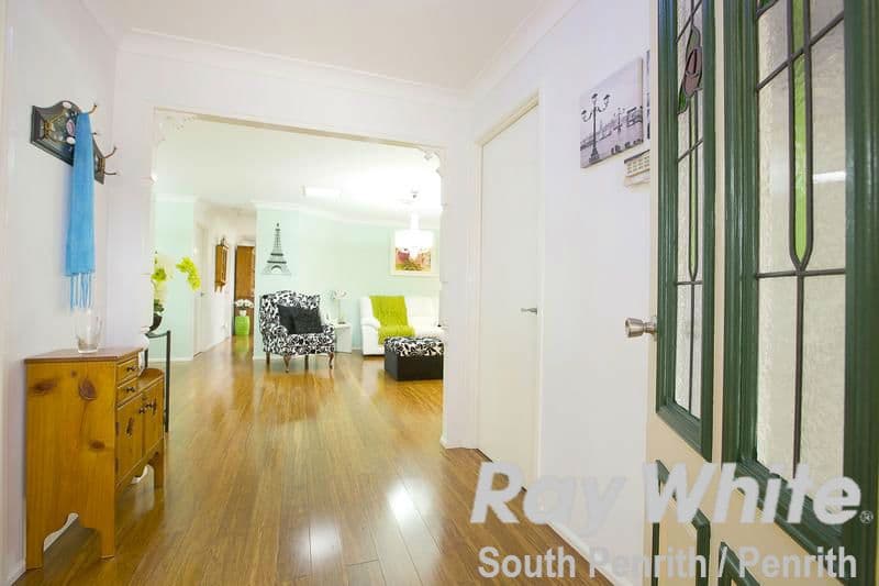 45 St Andrews Drive, Glenmore Park - Thumbnail 2